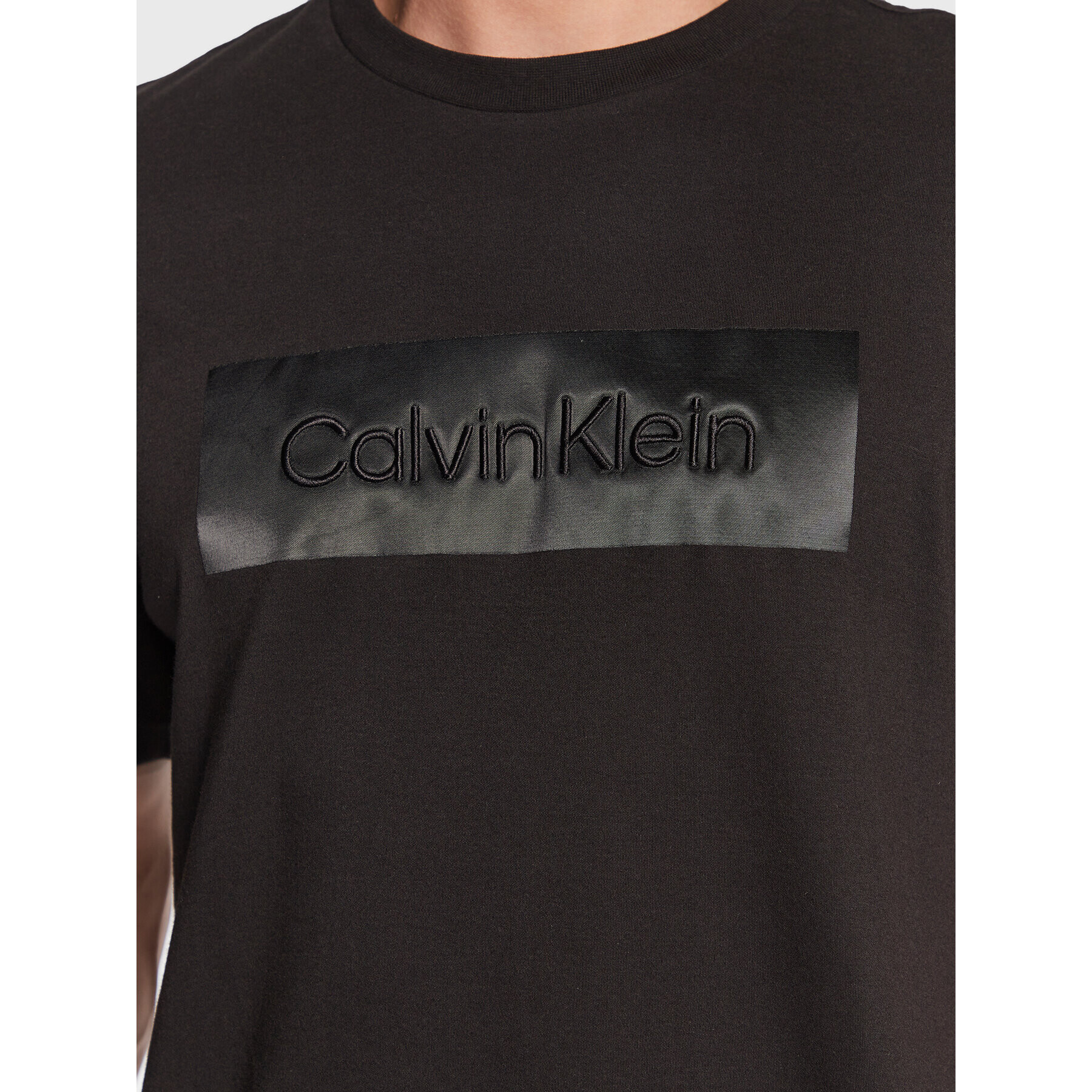 Calvin Klein Тишърт Embroided K10K110798 Черен Relaxed Fit - Pepit.bg