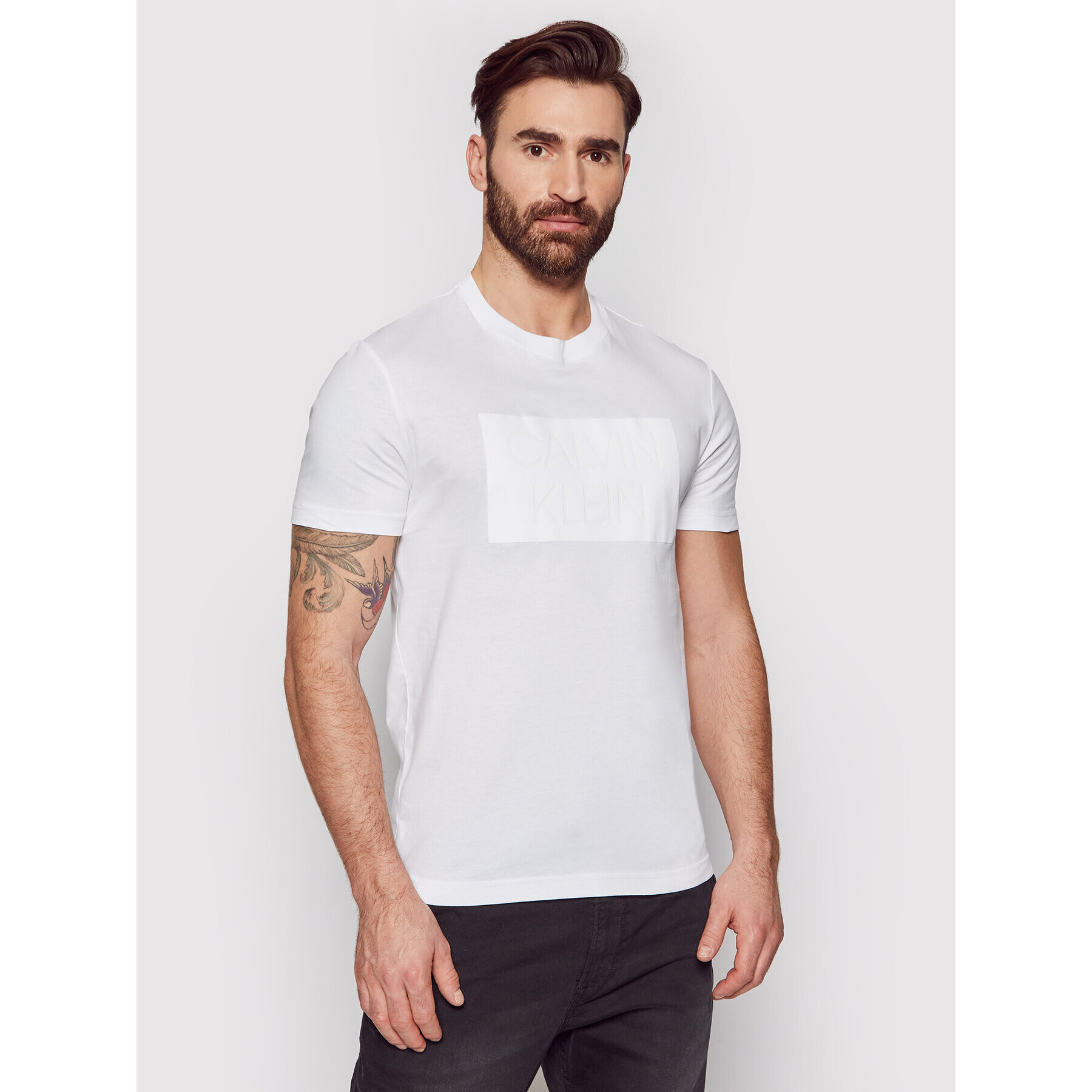 Calvin Klein Тишърт Flock Box Logo K10K106496 Бял Regular Fit - Pepit.bg