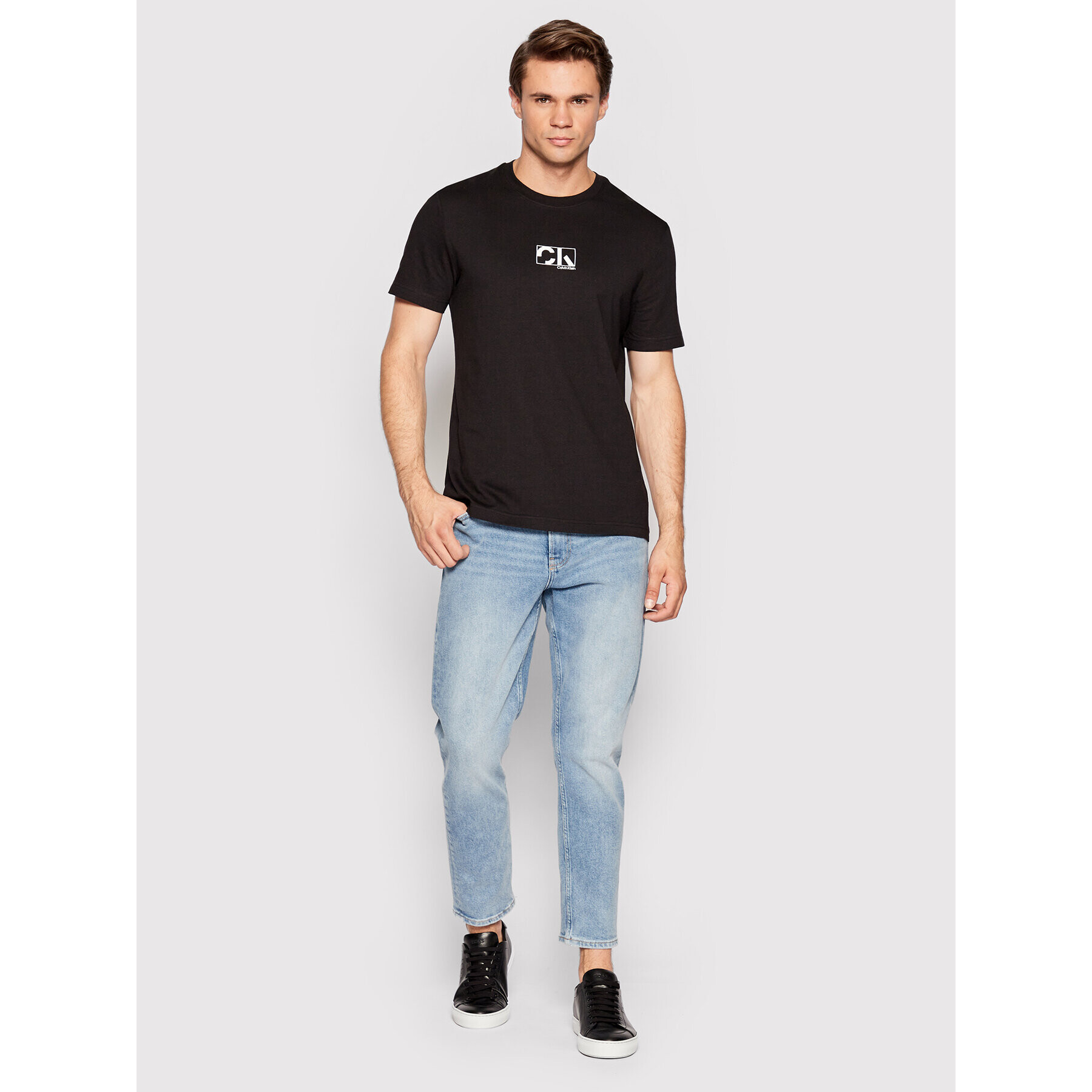 Calvin Klein Тишърт Graphic Box Logo K10K109799 Черен Regular Fit - Pepit.bg