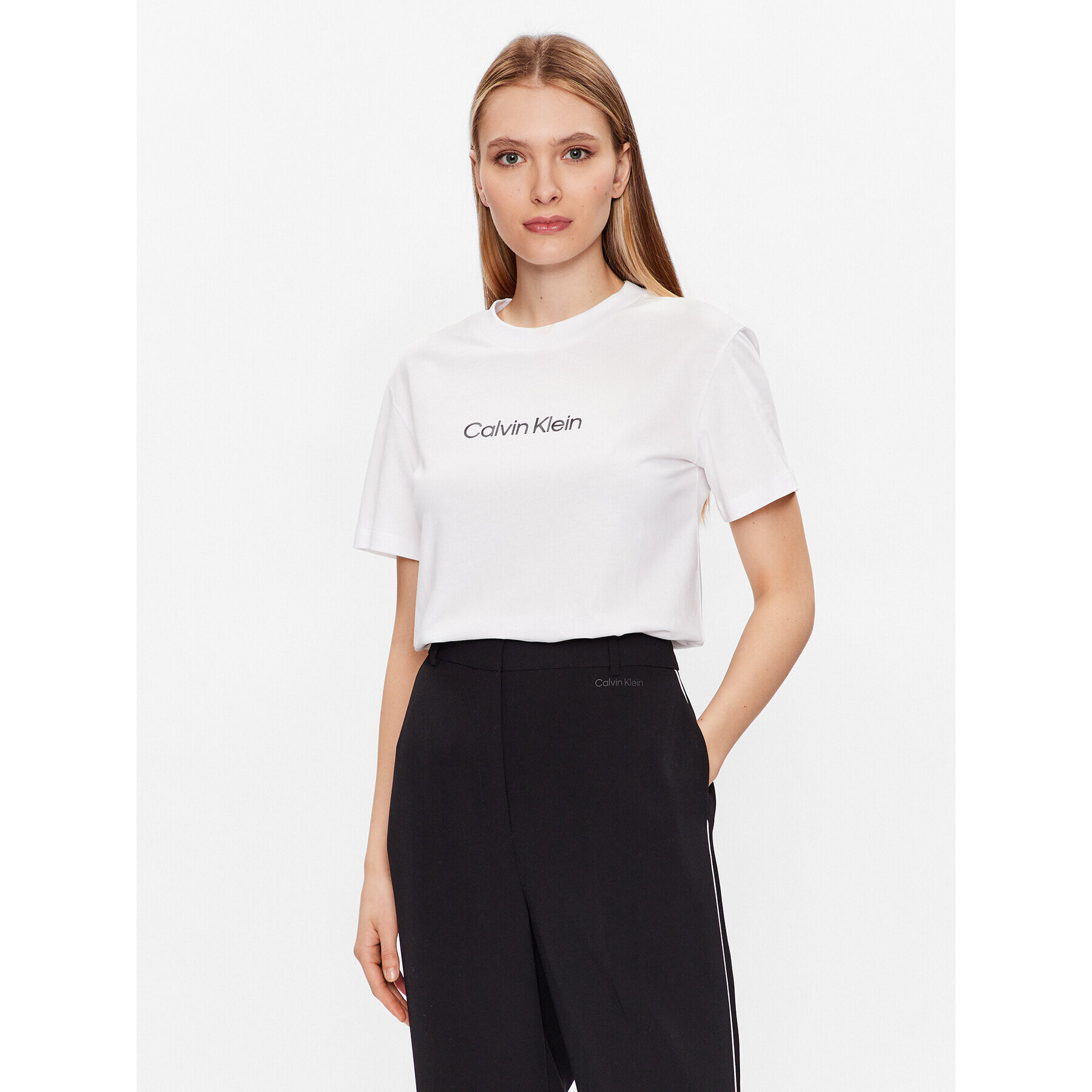 Calvin Klein Тишърт Hero Logo K20K205448 Бял Regular Fit - Pepit.bg