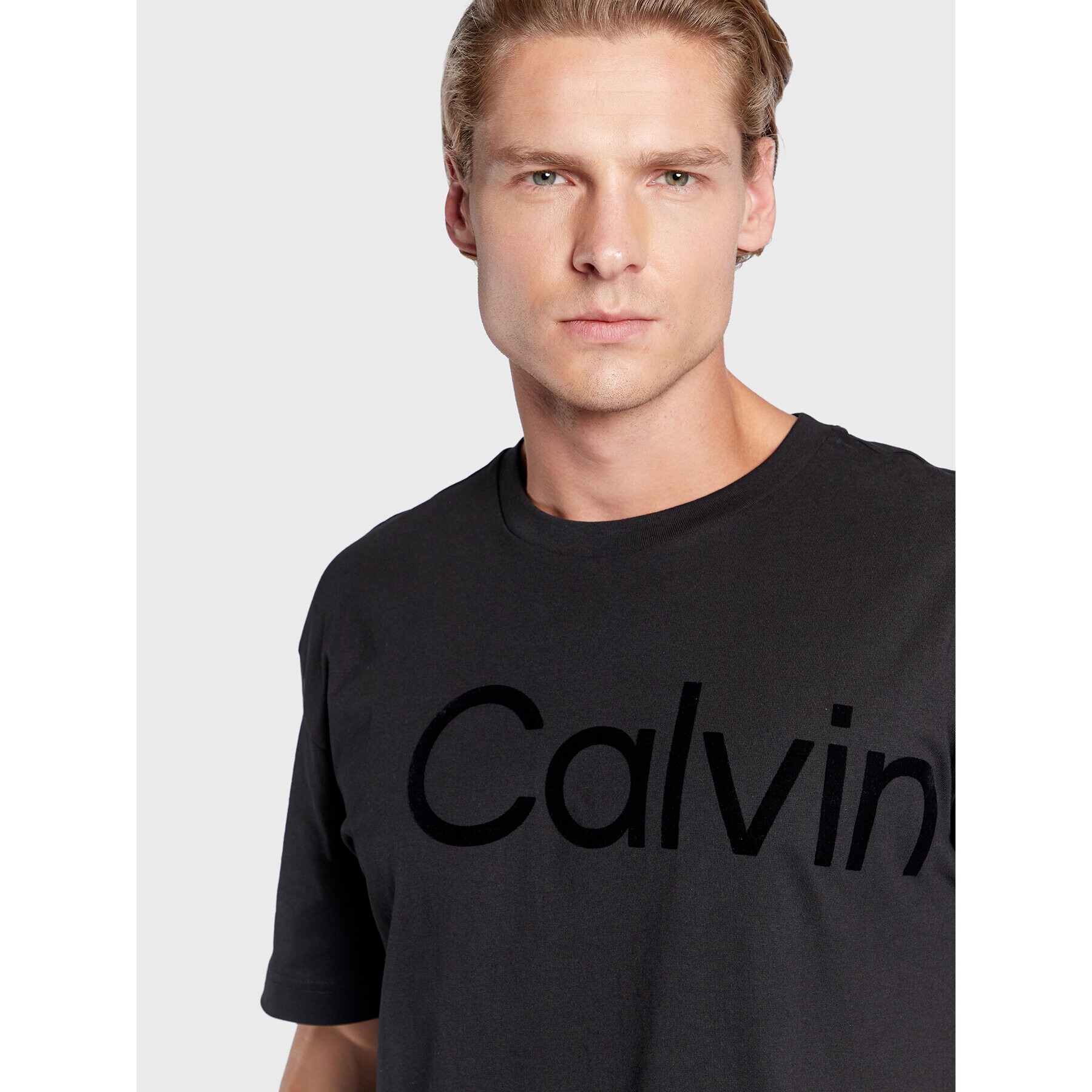 Calvin Klein Тишърт K10K110609 Черен Comfort Fit - Pepit.bg