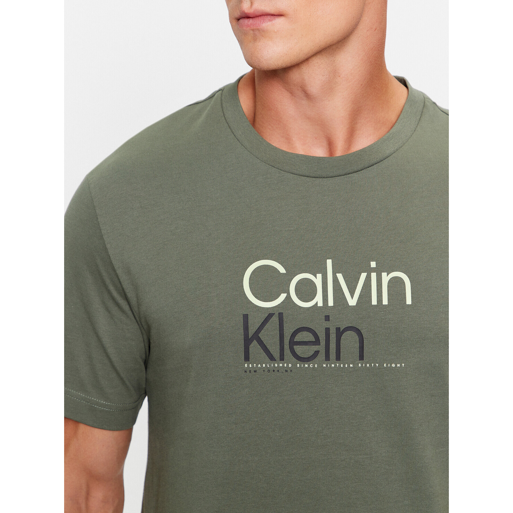 Calvin Klein Тишърт K10K111841 Зелен Regular Fit - Pepit.bg