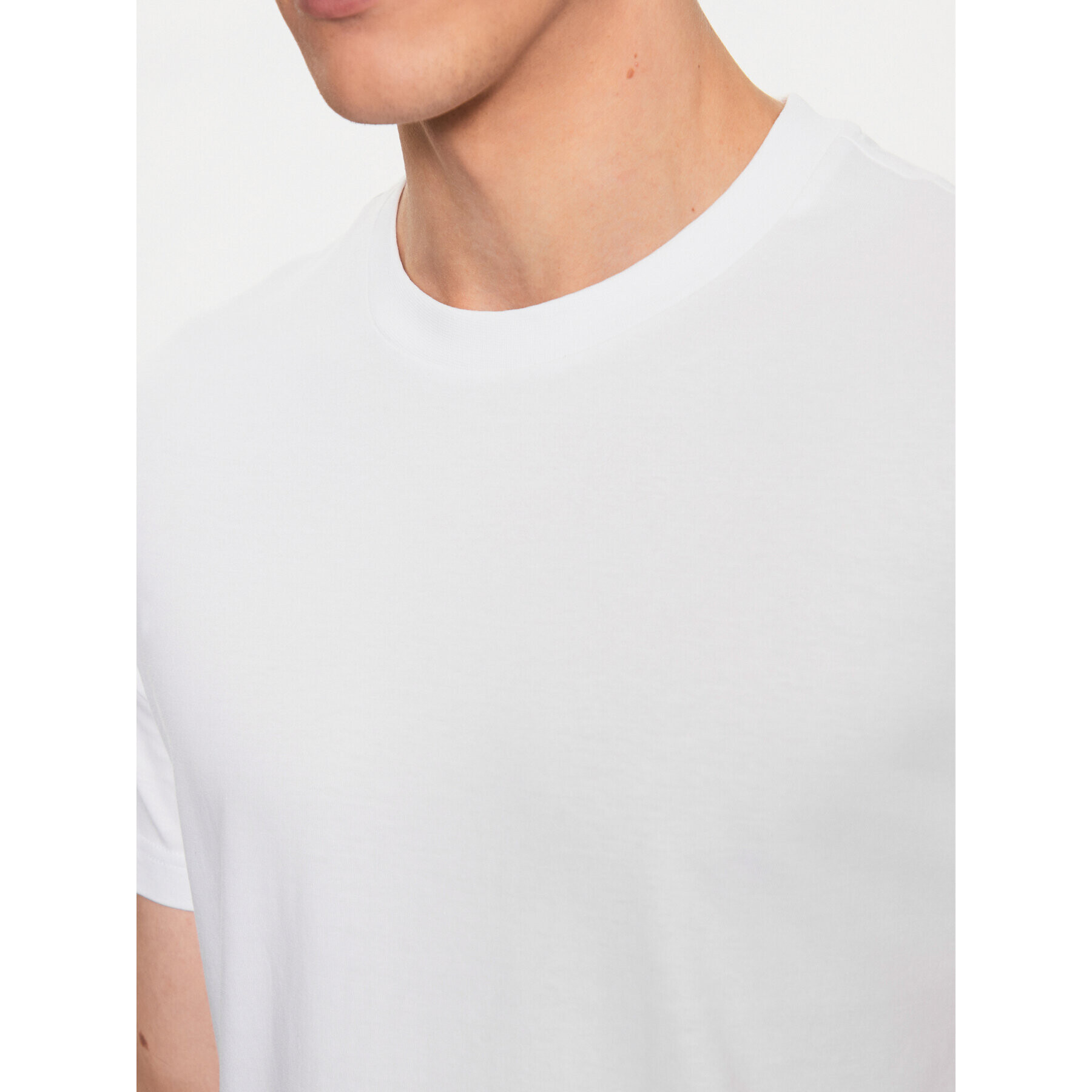 Calvin Klein Тишърт K10K112205 Бял Regular Fit - Pepit.bg