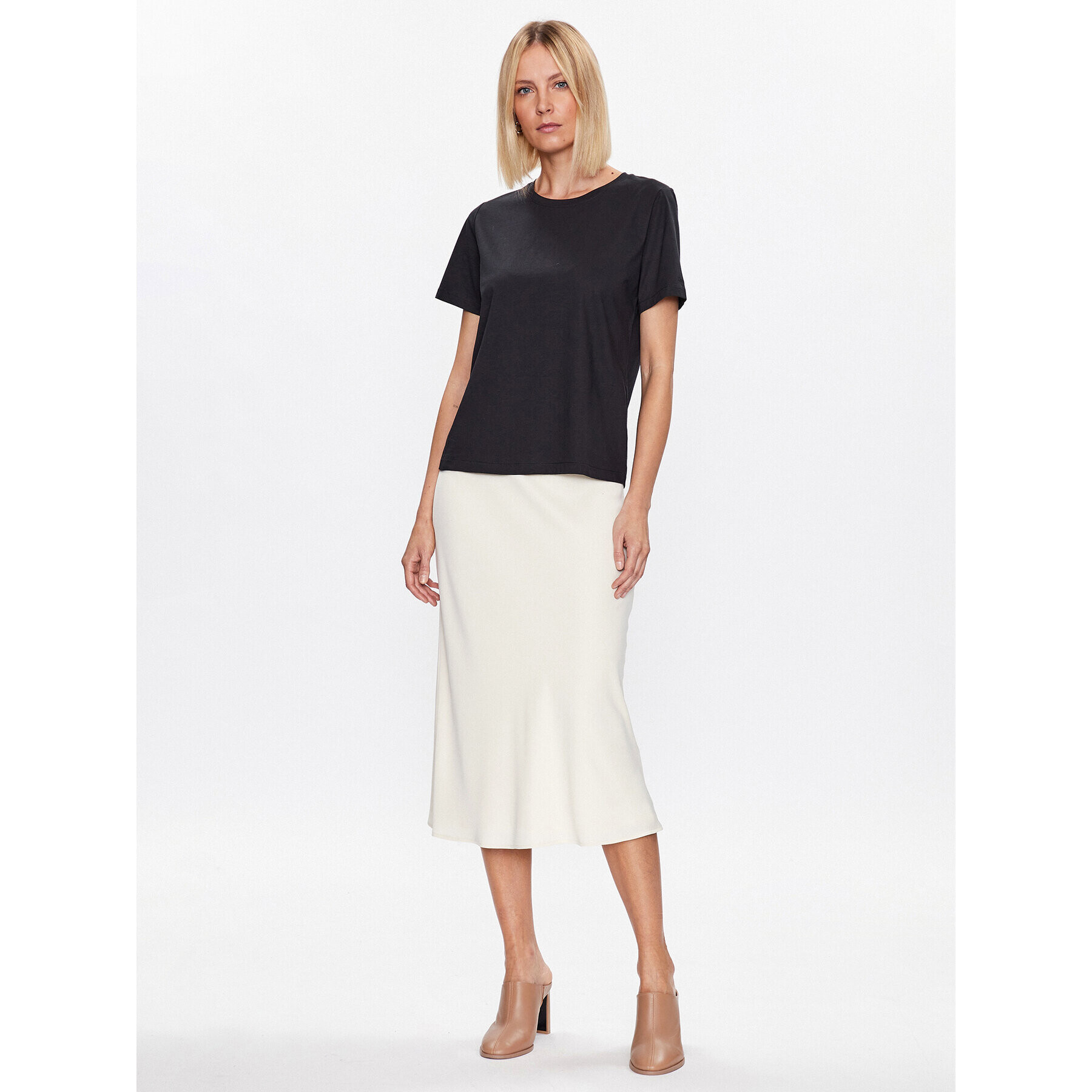 Calvin Klein Тишърт K20K205410 Черен Regular Fit - Pepit.bg