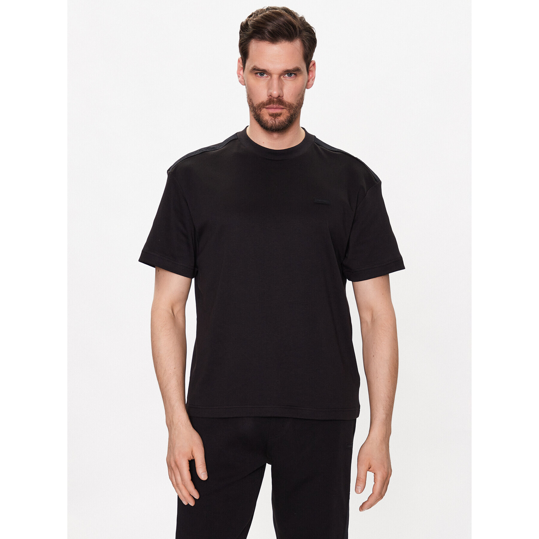 Calvin Klein Тишърт Logo K10K111177 Черен Regular Fit - Pepit.bg