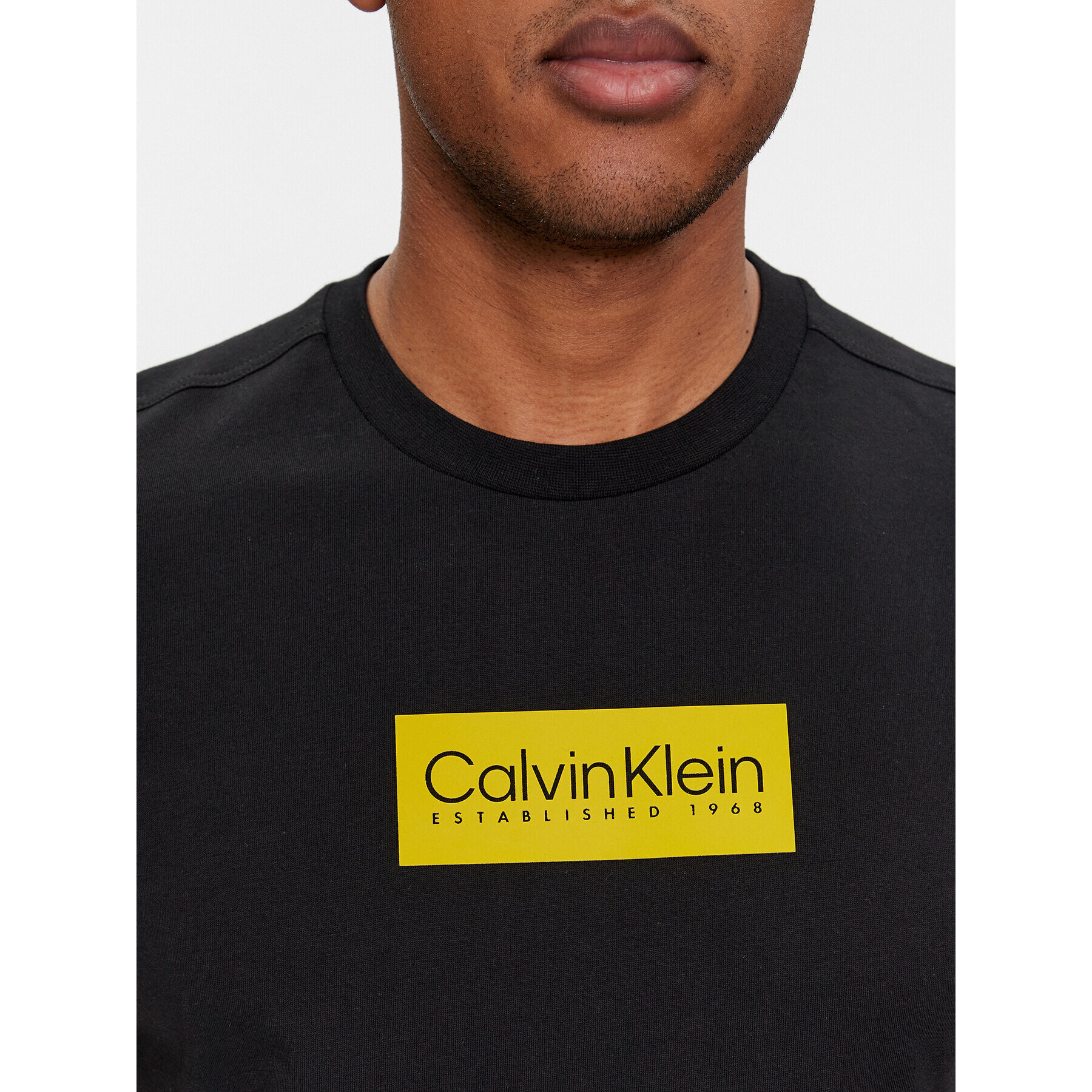 Calvin Klein Тишърт Logo K10K112403 Черен Regular Fit - Pepit.bg
