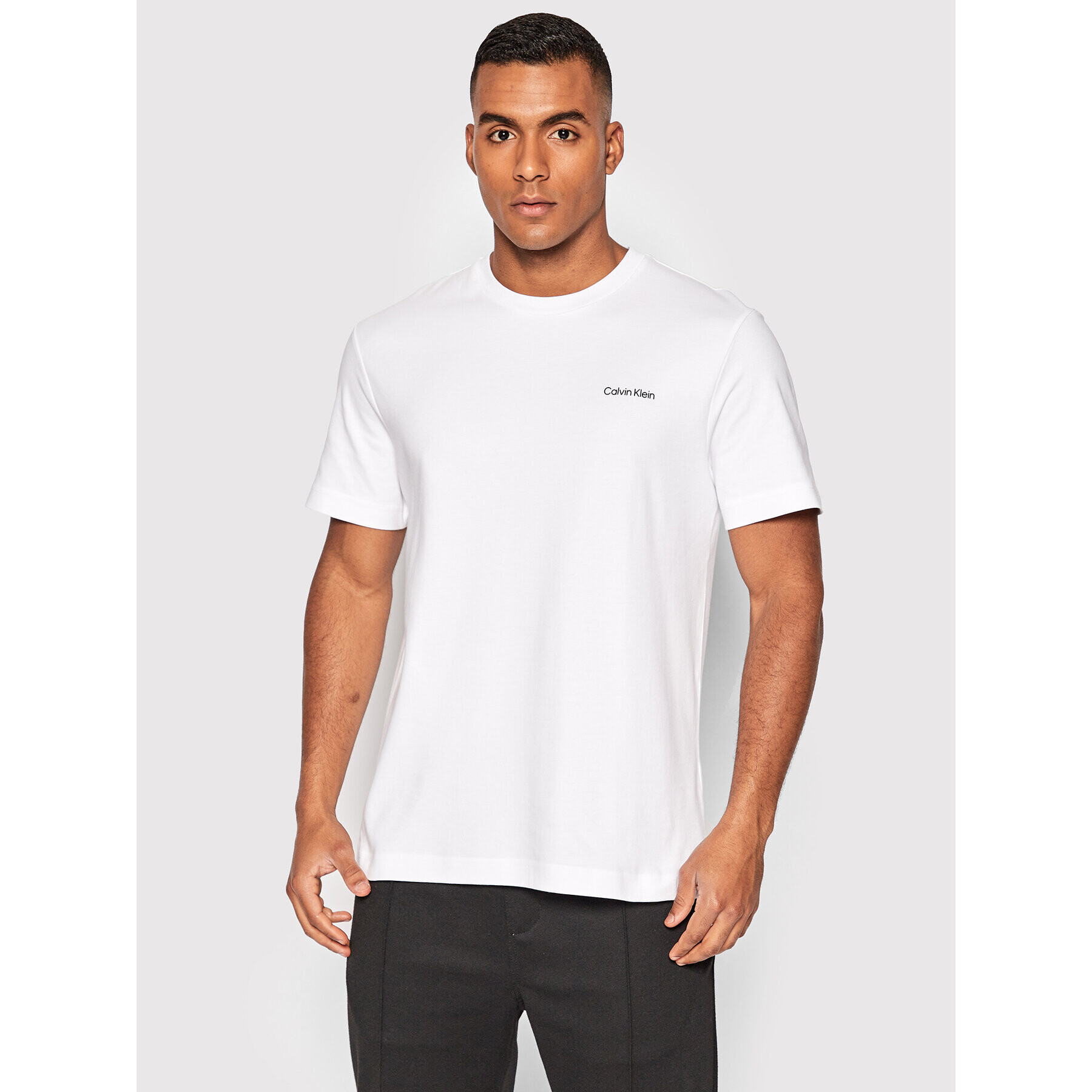 Calvin Klein Тишърт Micro Logo Interlock K10K109894 Бял Regular Fit - Pepit.bg