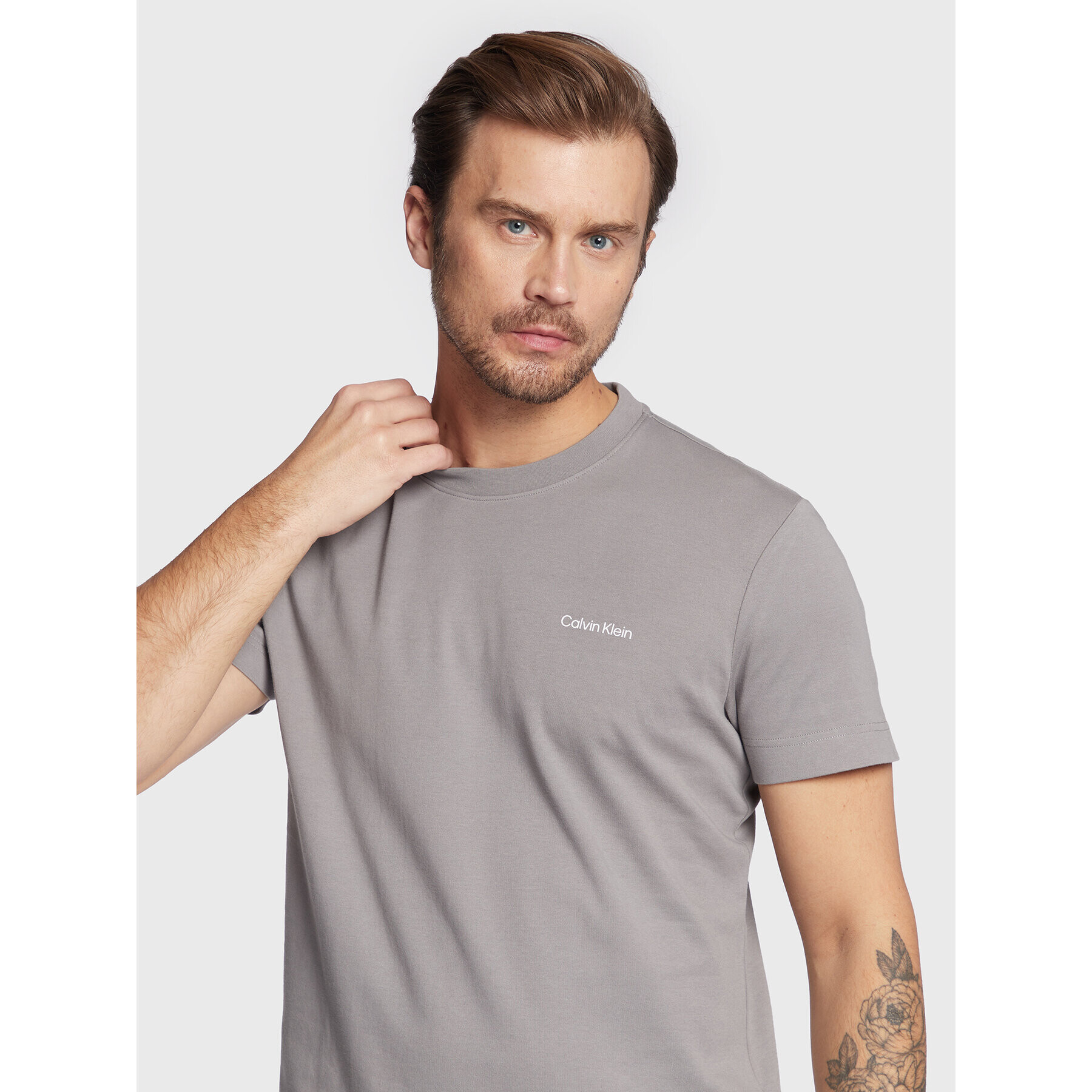 Calvin Klein Тишърт Micro Logo Interlock K10K109894 Сив Regular Fit - Pepit.bg