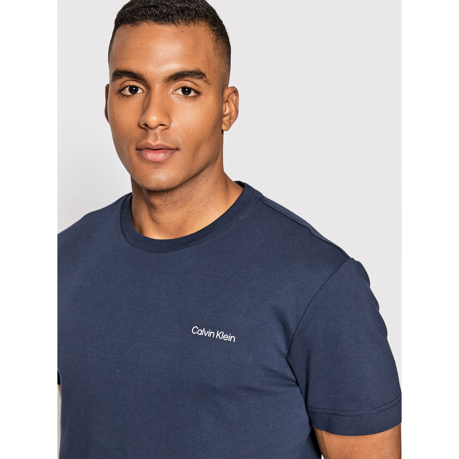 Calvin Klein Тишърт Micro Logo Interlock K10K109894 Тъмносин Regular Fit - Pepit.bg