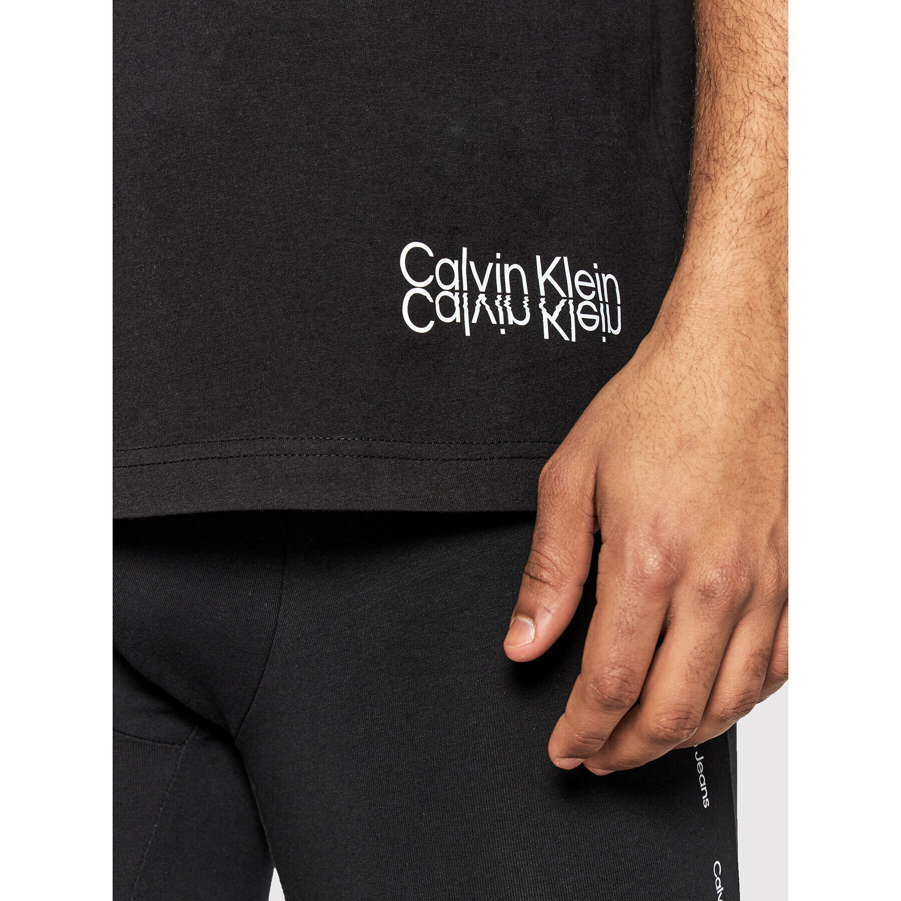 Calvin Klein Тишърт Mirrored Logo K10K108853 Черен Regular Fit - Pepit.bg