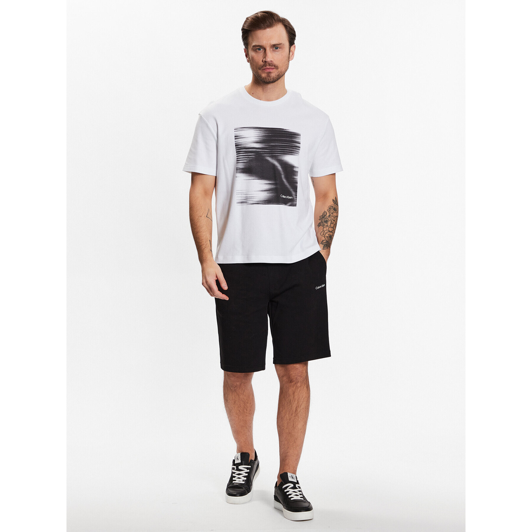 Calvin Klein Тишърт Motion Graphic K10K111116 Бял Regular Fit - Pepit.bg