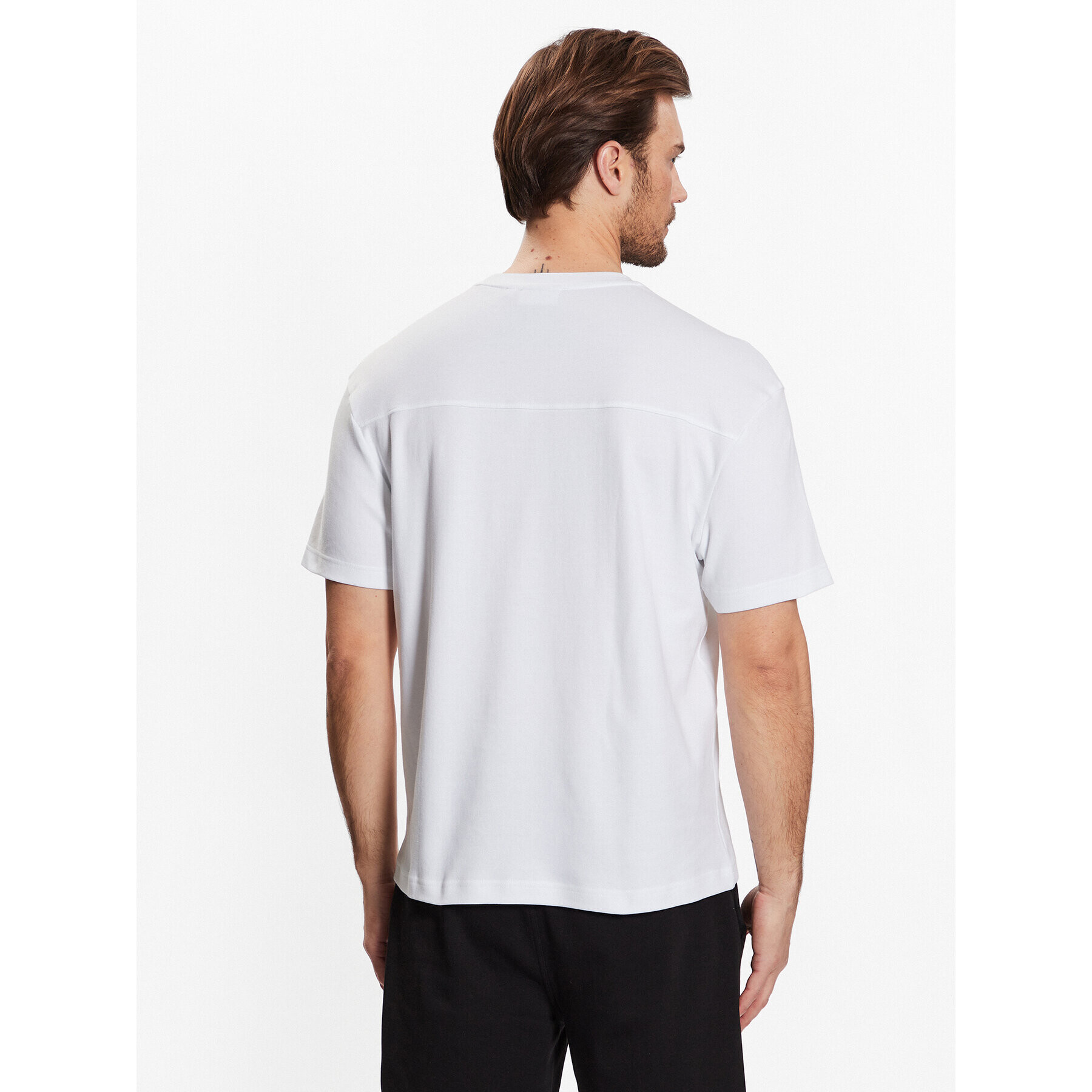 Calvin Klein Тишърт Motion Graphic K10K111116 Бял Regular Fit - Pepit.bg