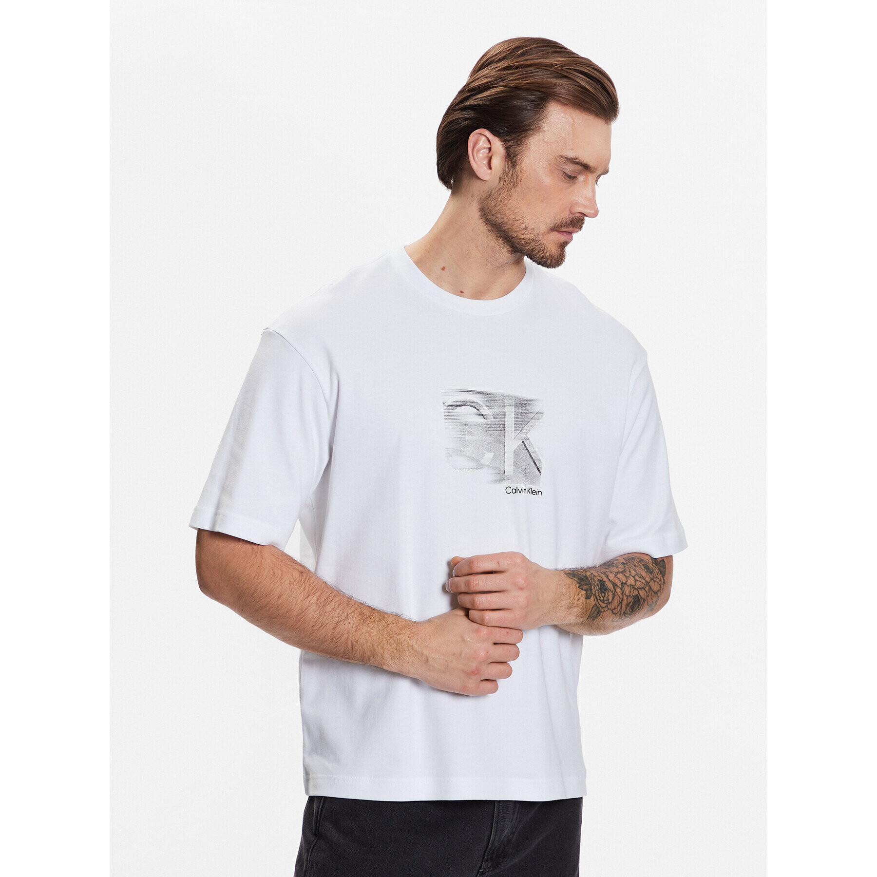 Calvin Klein Тишърт Motion Logo Modern Comfort Tee K10K111126 Бял Regular Fit - Pepit.bg