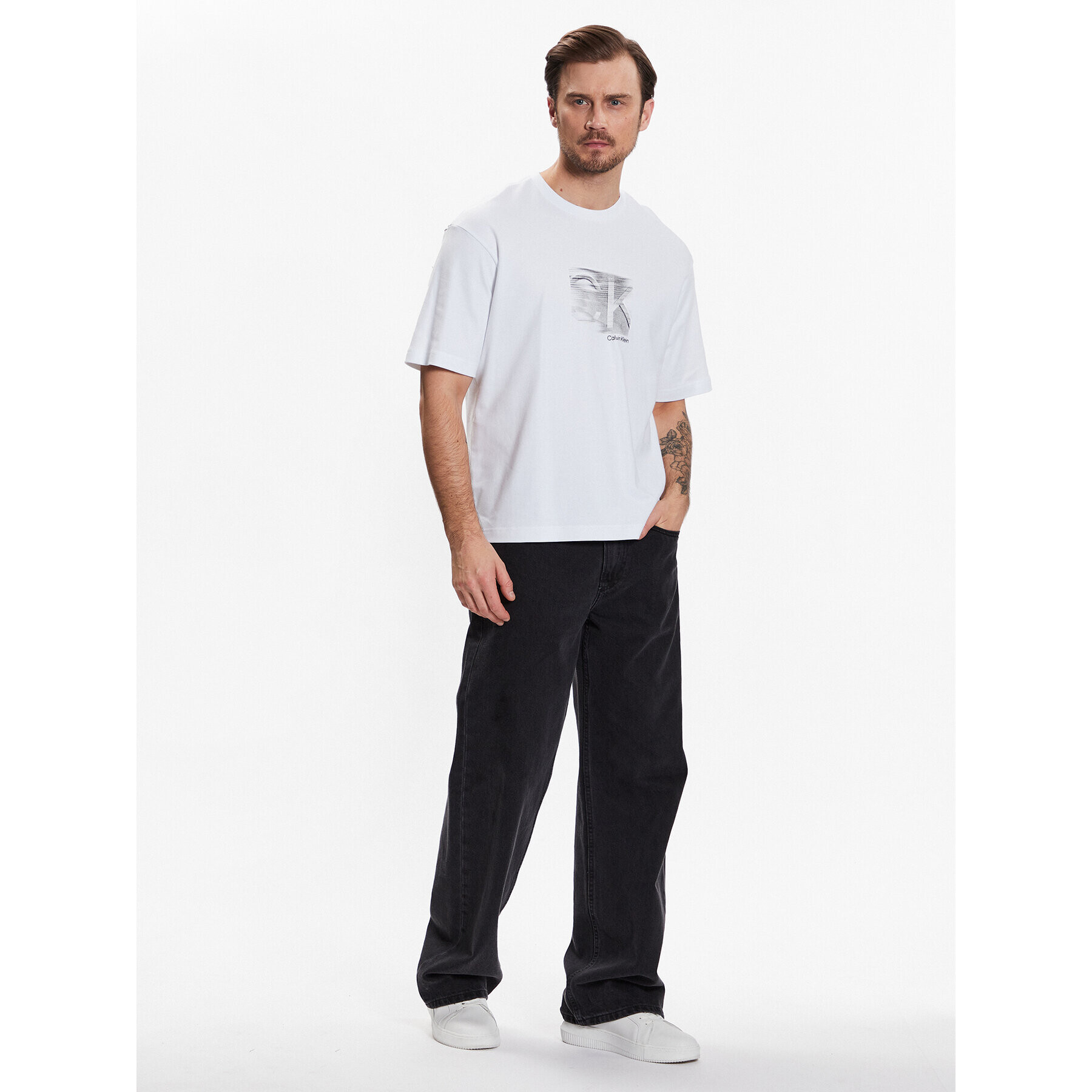 Calvin Klein Тишърт Motion Logo Modern Comfort Tee K10K111126 Бял Regular Fit - Pepit.bg