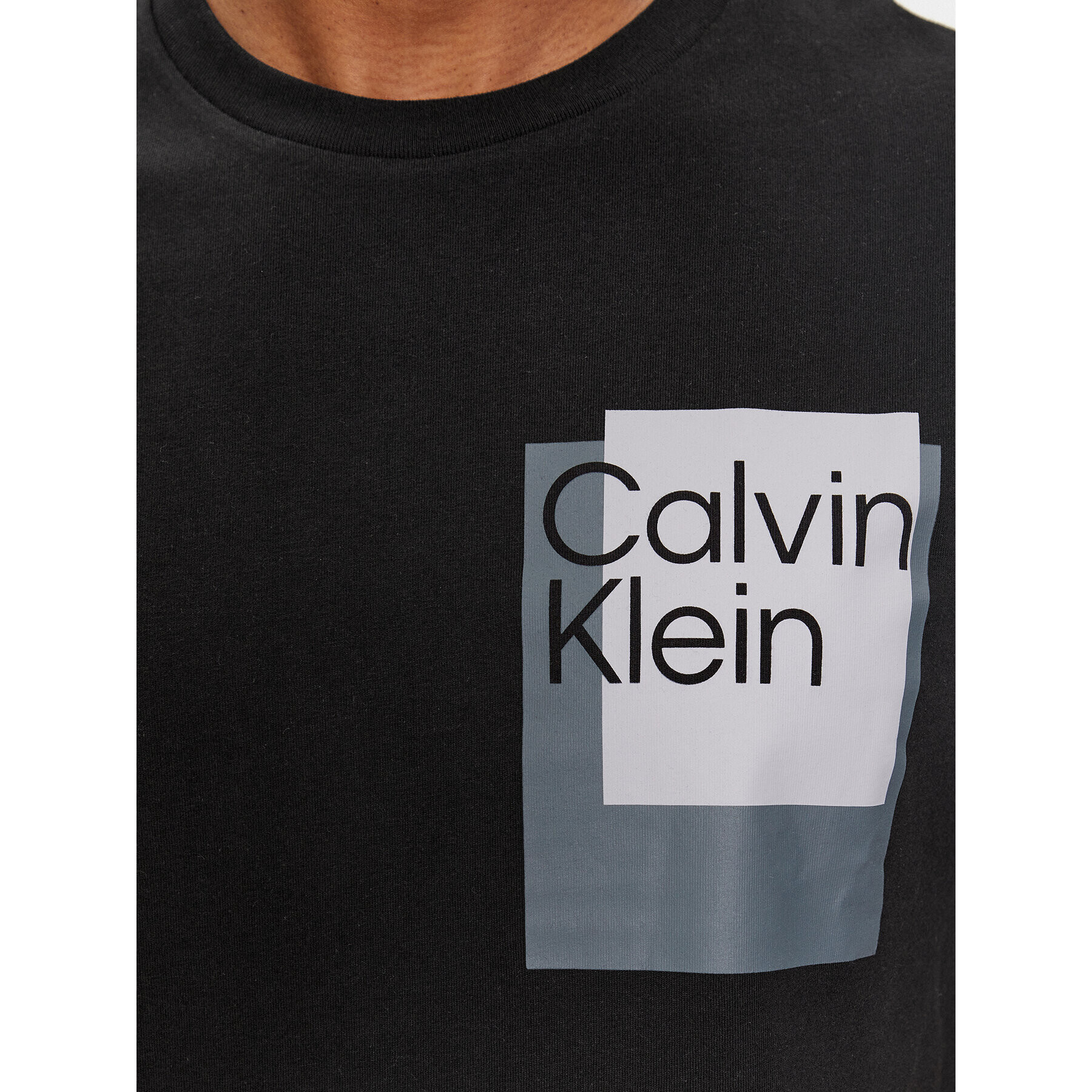 Calvin Klein Тишърт Overlay Logo K10K112402 Черен Regular Fit - Pepit.bg