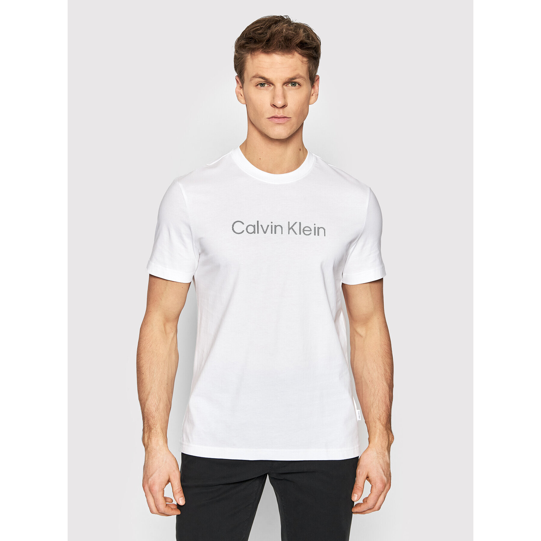 Calvin Klein Тишърт Raised Striped Logo K10K108842 Бял Regular Fit - Pepit.bg