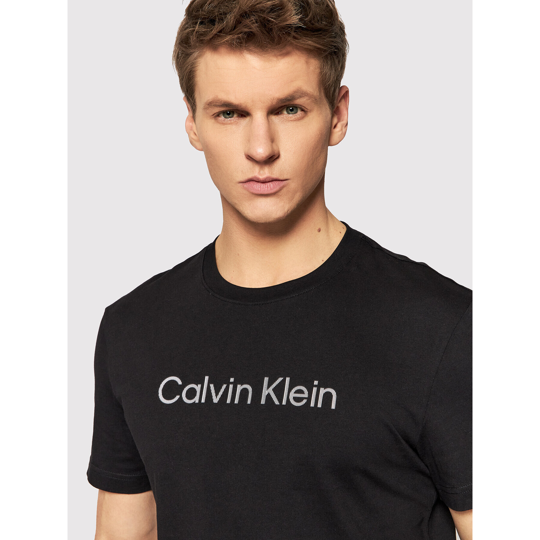 Calvin Klein Тишърт Raised Striped Logo K10K108842 Черен Regular Fit - Pepit.bg