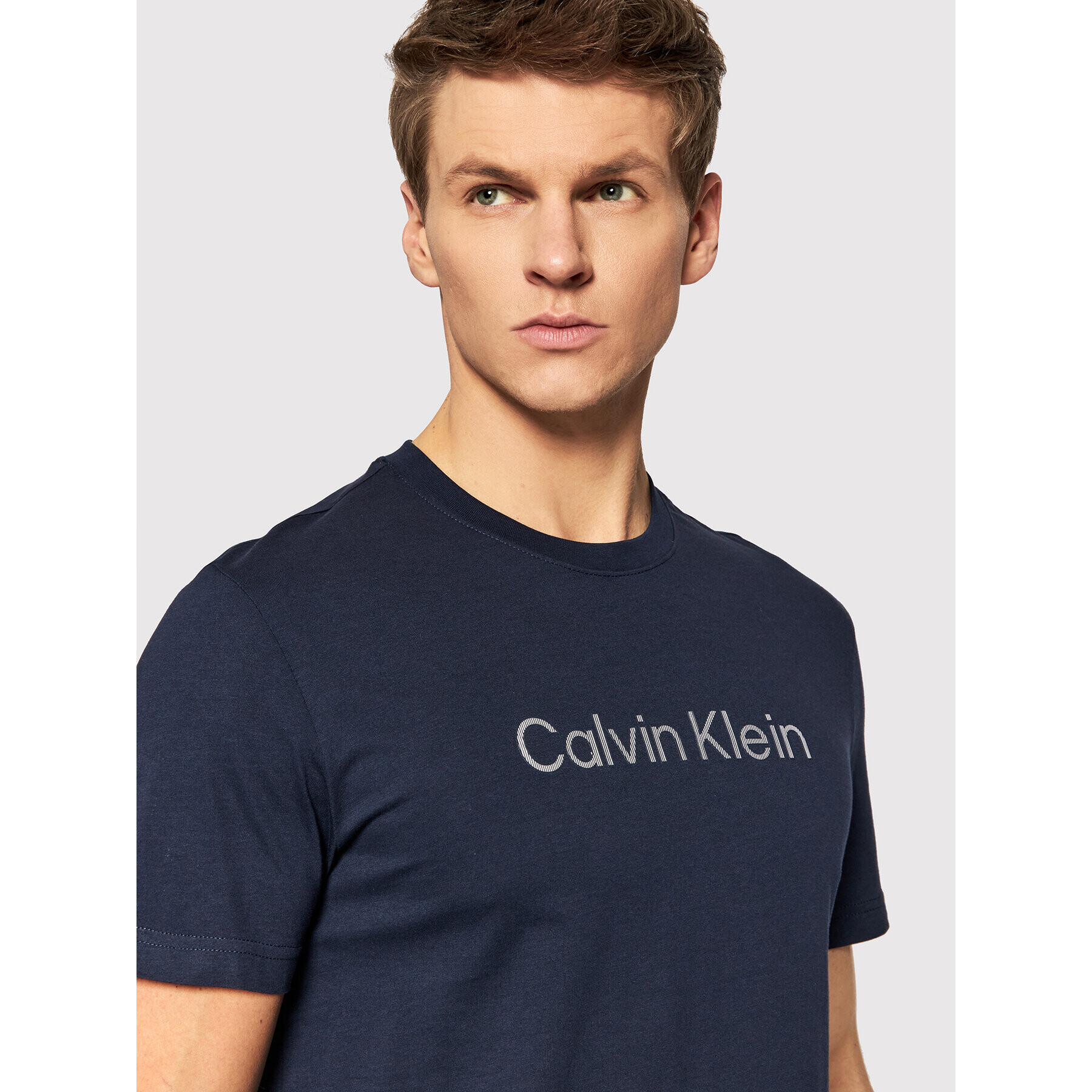 Calvin Klein Тишърт Raised Striped Logo K10K108842 Тъмносин Regular Fit - Pepit.bg