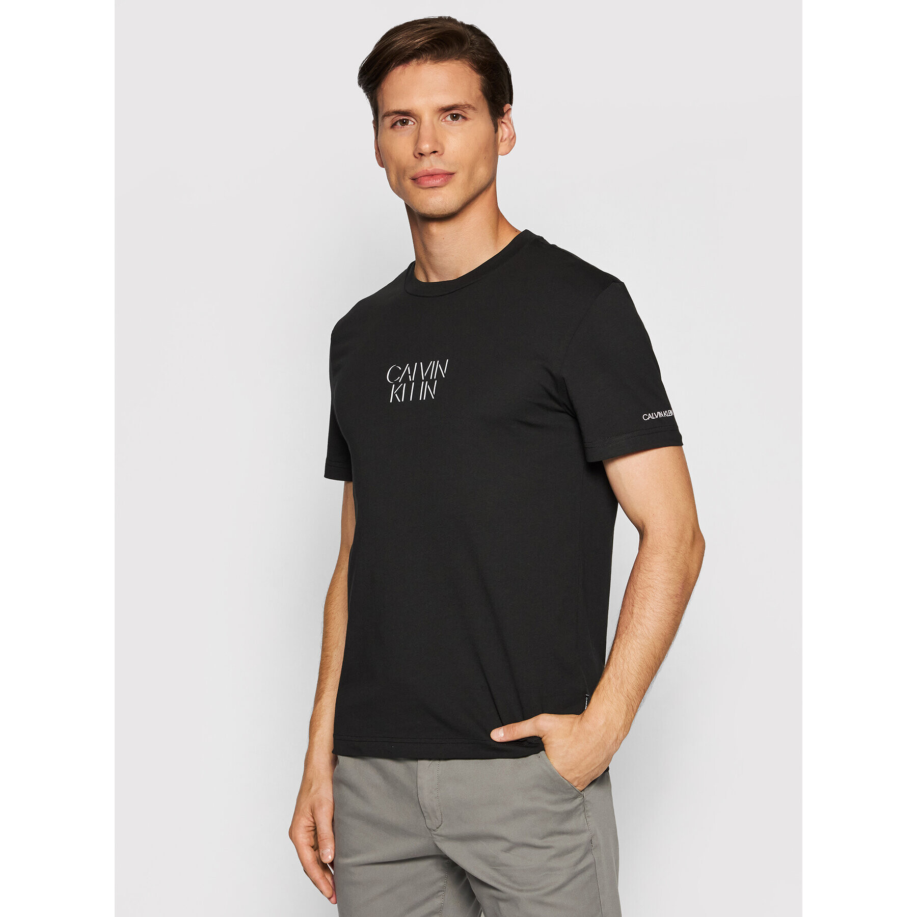 Calvin Klein Тишърт Shadow Center Logo K10K106844 Черен Regular Fit - Pepit.bg