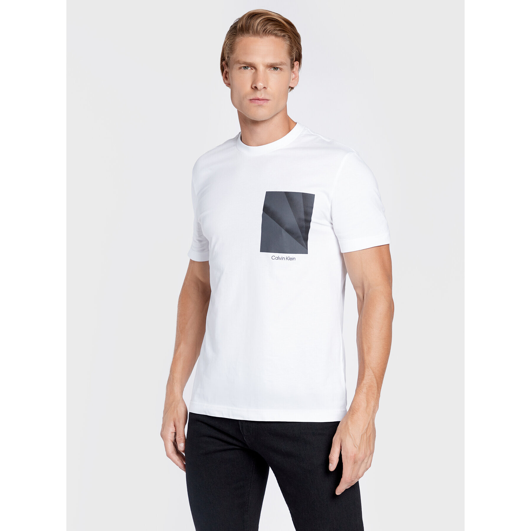 Calvin Klein Тишърт Shadow Chest K10K110111 Бял Regular Fit - Pepit.bg