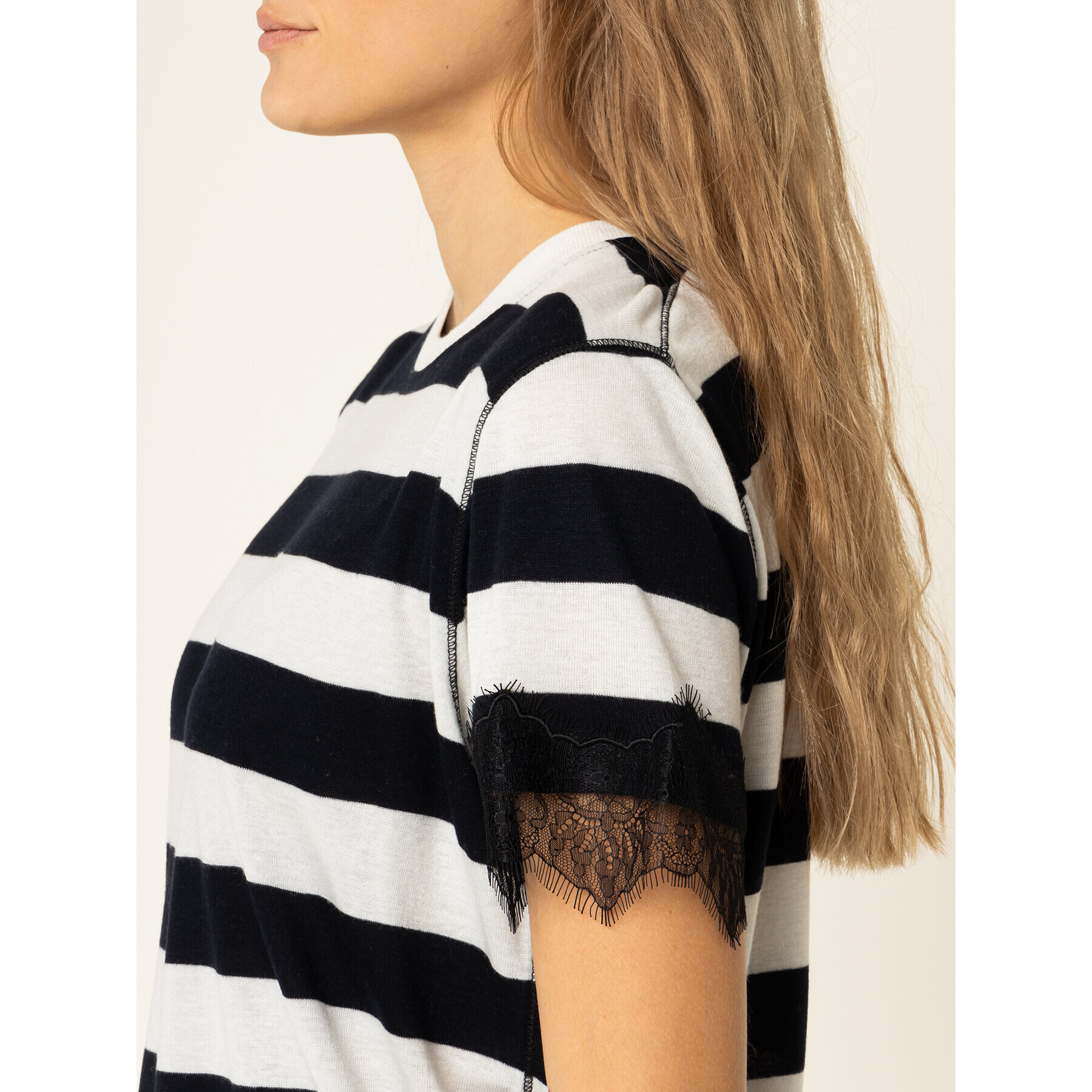Calvin Klein Тишърт Wide Stripe Lace Trim K20K201749 Черен Regular Fit - Pepit.bg