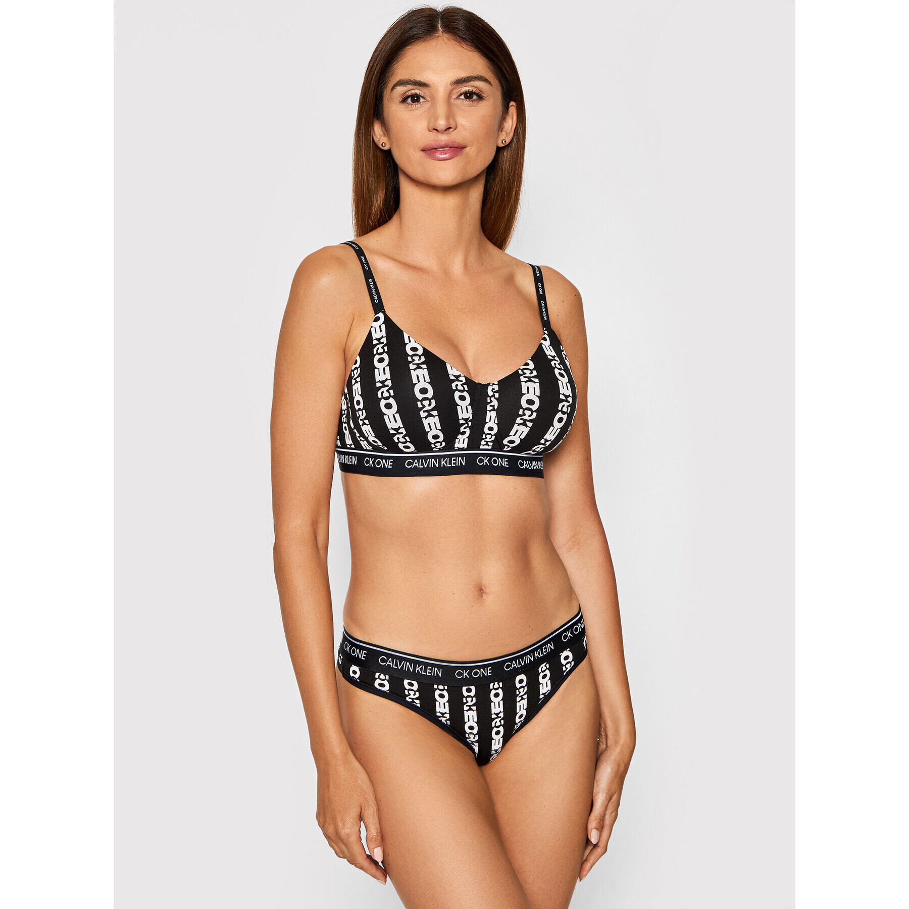 Calvin Klein Underwear Бикини тип прашка 000QF5733E Черен - Pepit.bg
