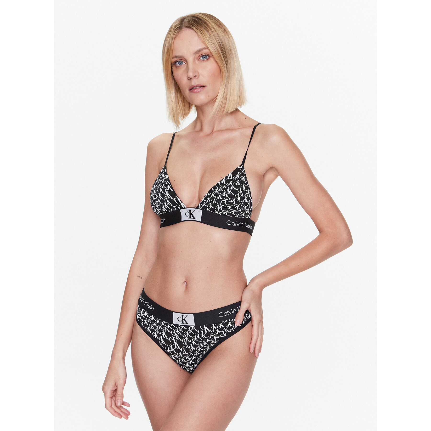 Calvin Klein Underwear Бикини тип прашка 000QF7221E Черен - Pepit.bg