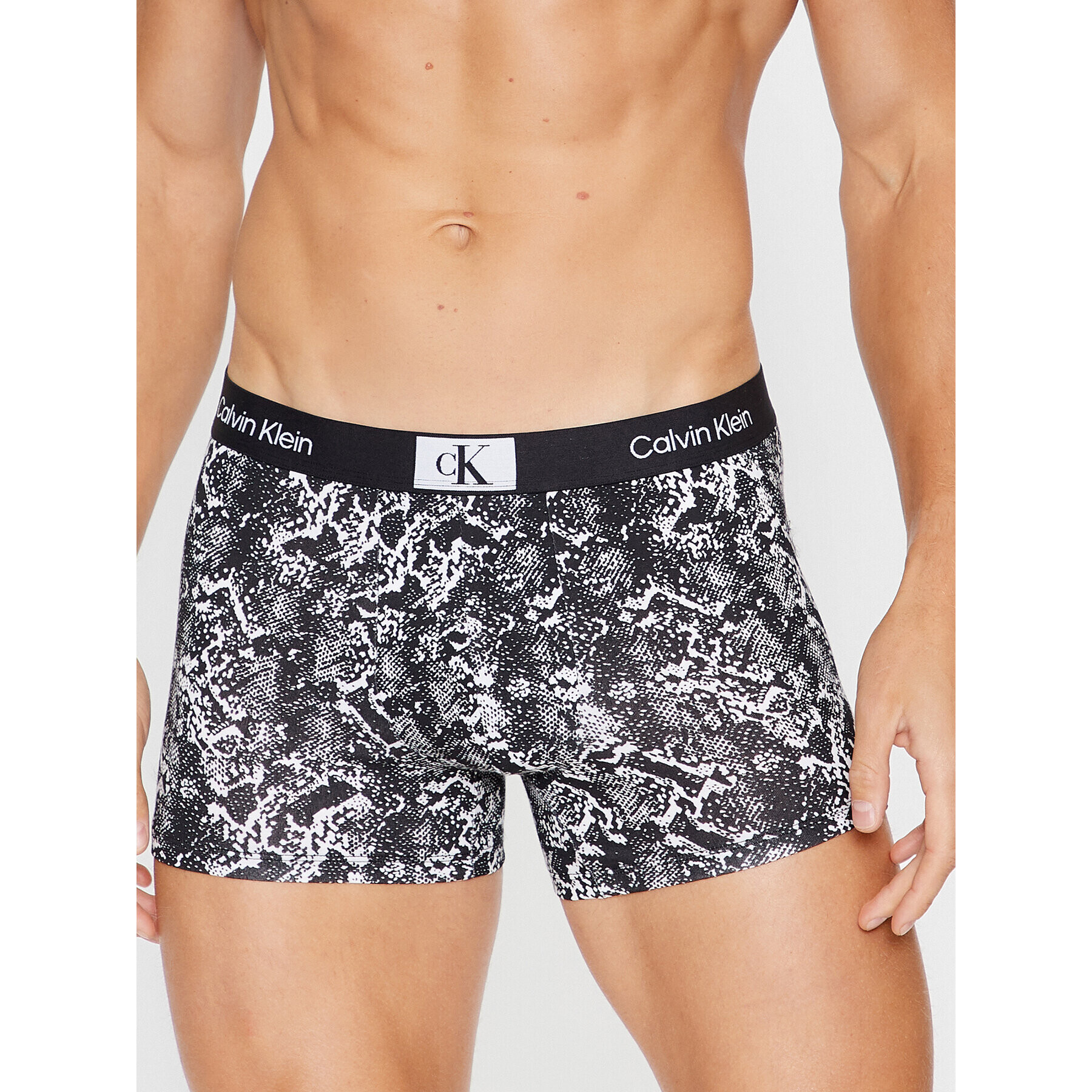 Calvin Klein Underwear Боксерки 000NB3403A Черен - Pepit.bg