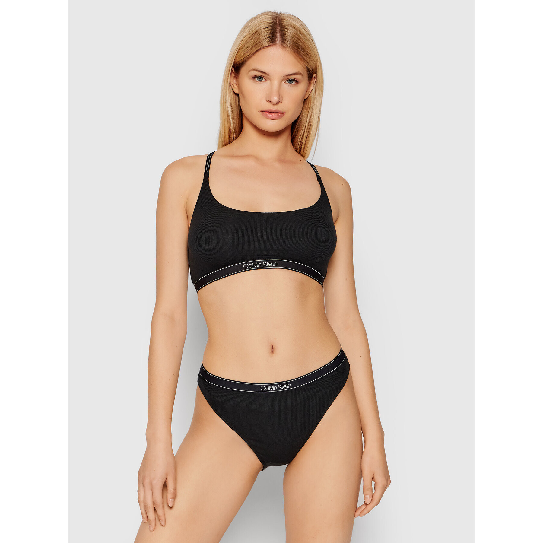 Calvin Klein Underwear Класически дамски бикини 000QF6443E Черен - Pepit.bg