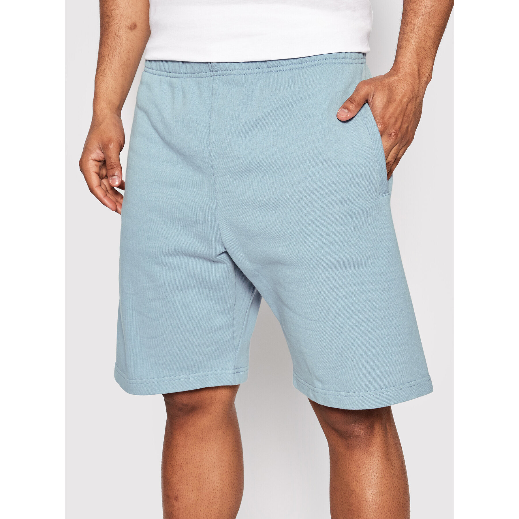 Carhartt WIP Спортни шорти Sweat I027698 Син Regular Fit - Pepit.bg