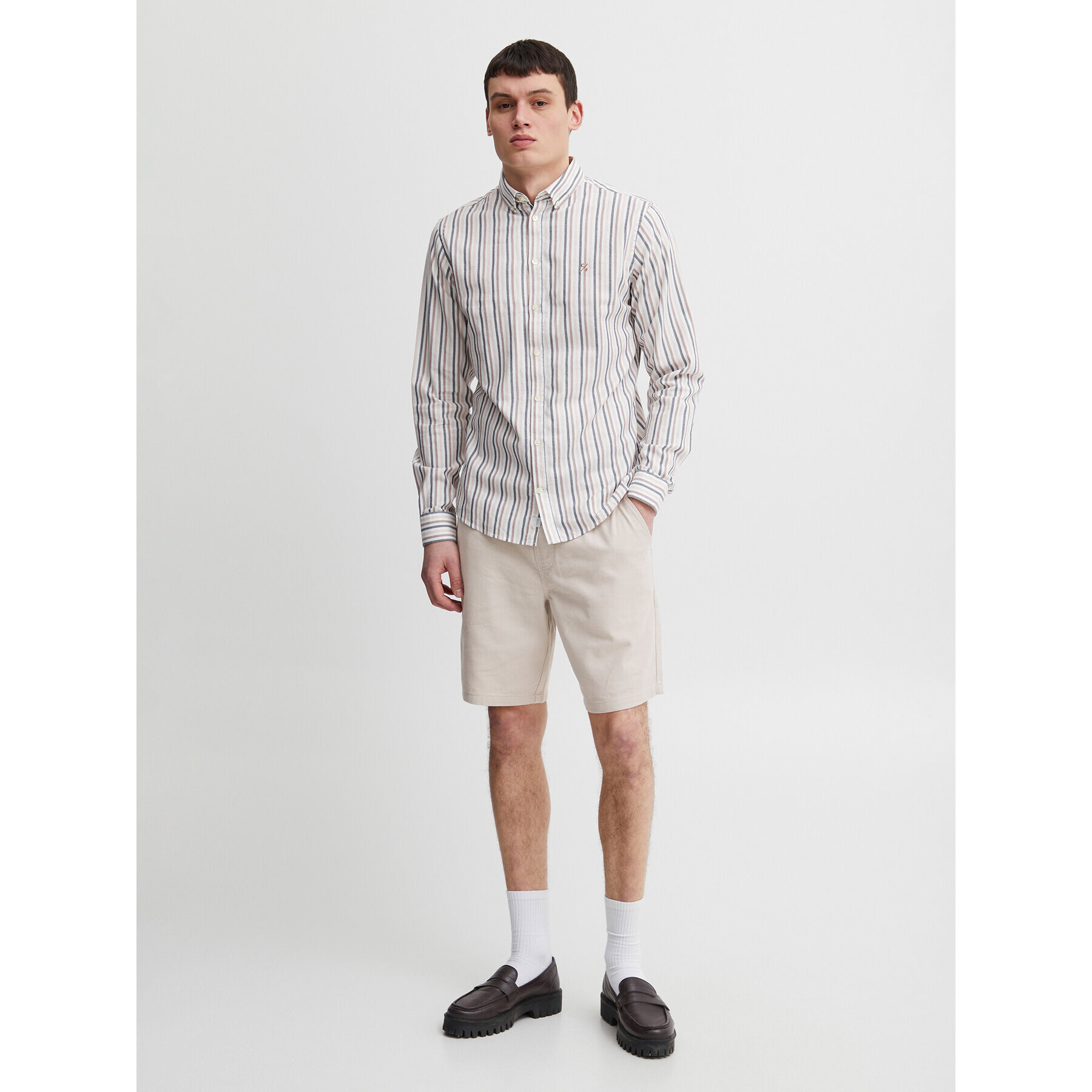 Casual Friday Шорти от плат 20504305 Бежов Regular Fit - Pepit.bg