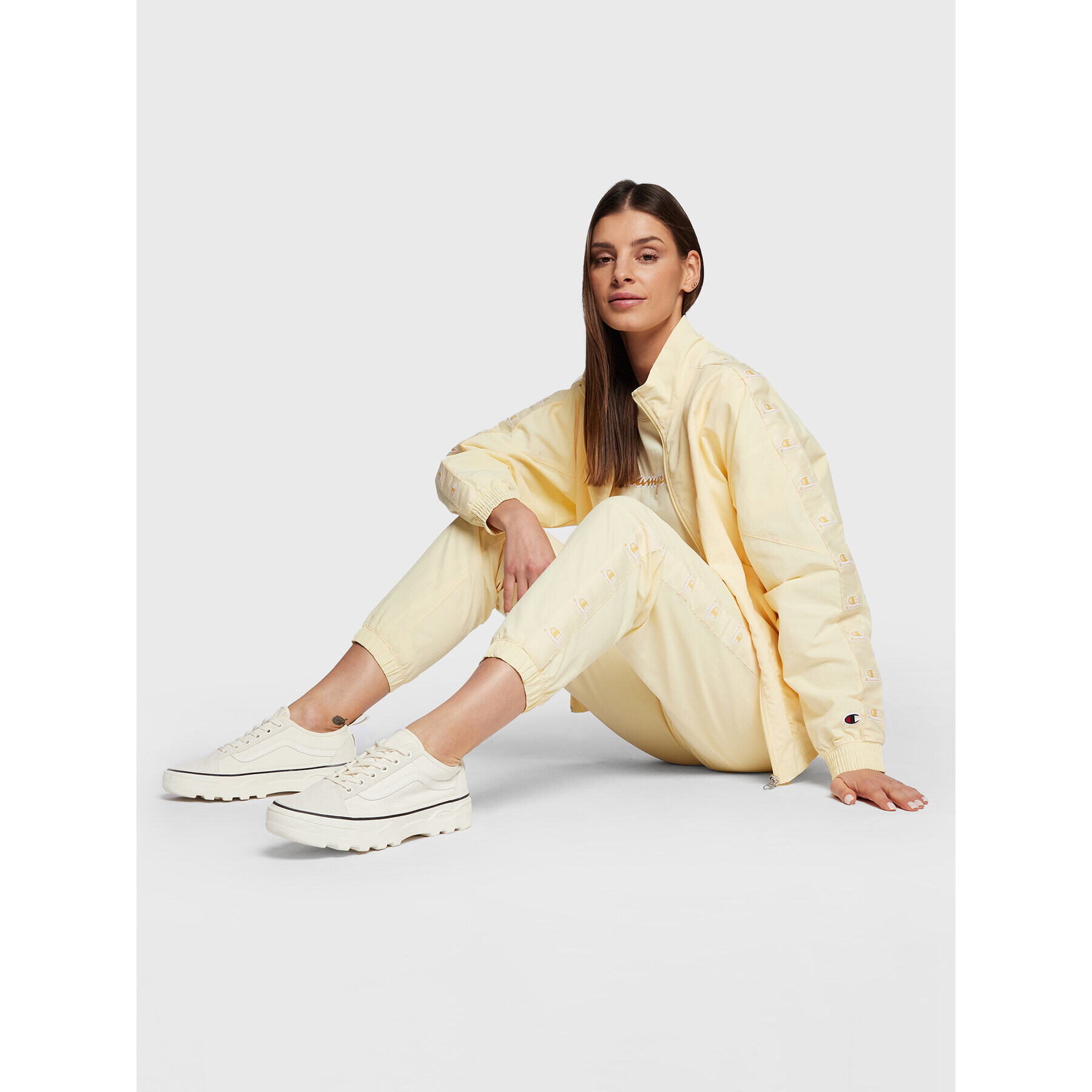 Champion Долнище анцуг 115495 Жълт Regular Fit - Pepit.bg