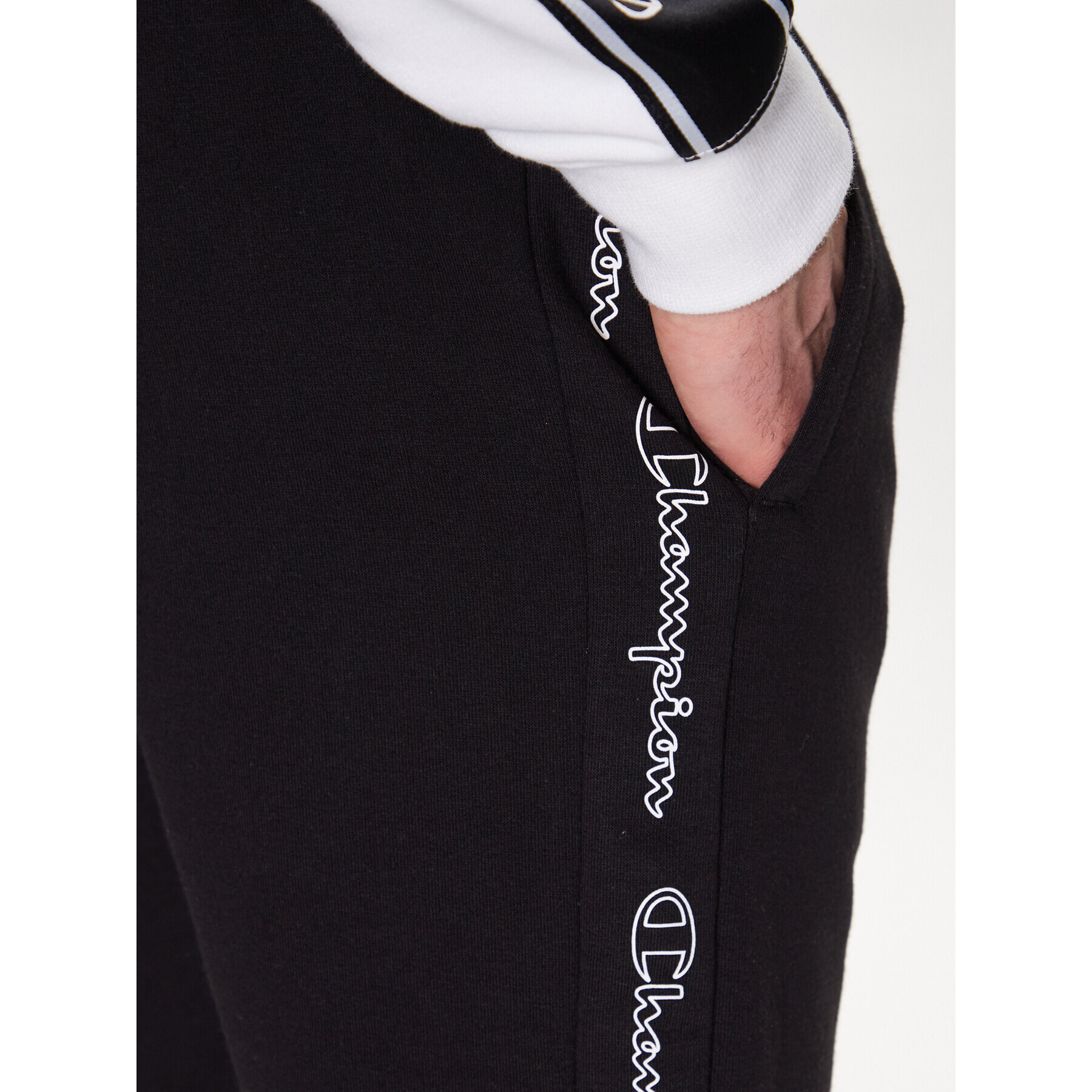 Champion Долнище анцуг 218709 Черен Slim Fit - Pepit.bg