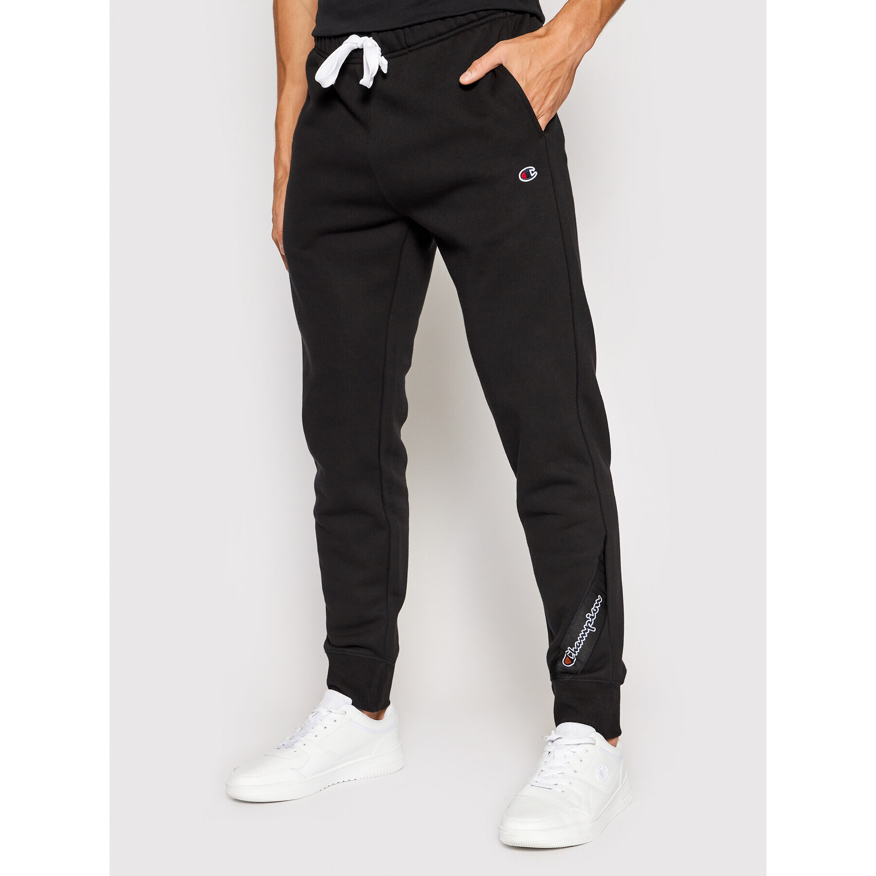 Champion Долнище анцуг Blend Small Script Logo 216552 Черен Regular Fit - Pepit.bg