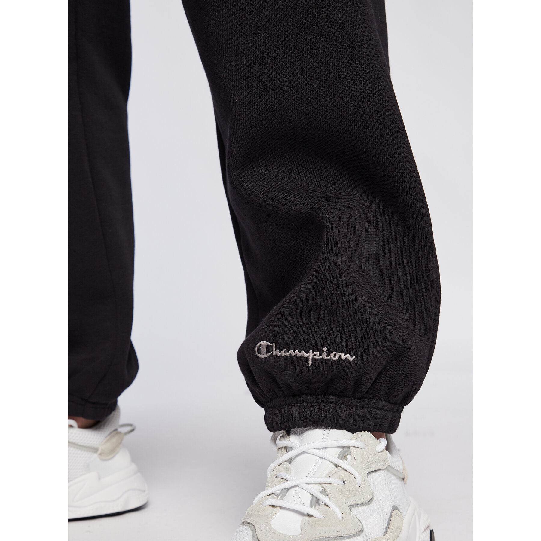 Champion Долнище анцуг Eco-Future 115668 Черен Custom Fit - Pepit.bg