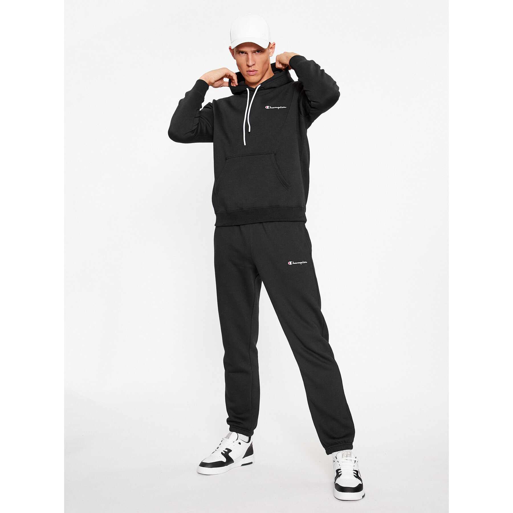 Champion Долнище анцуг Elastic Cuff Pants 219420 Черен Comfort Fit - Pepit.bg