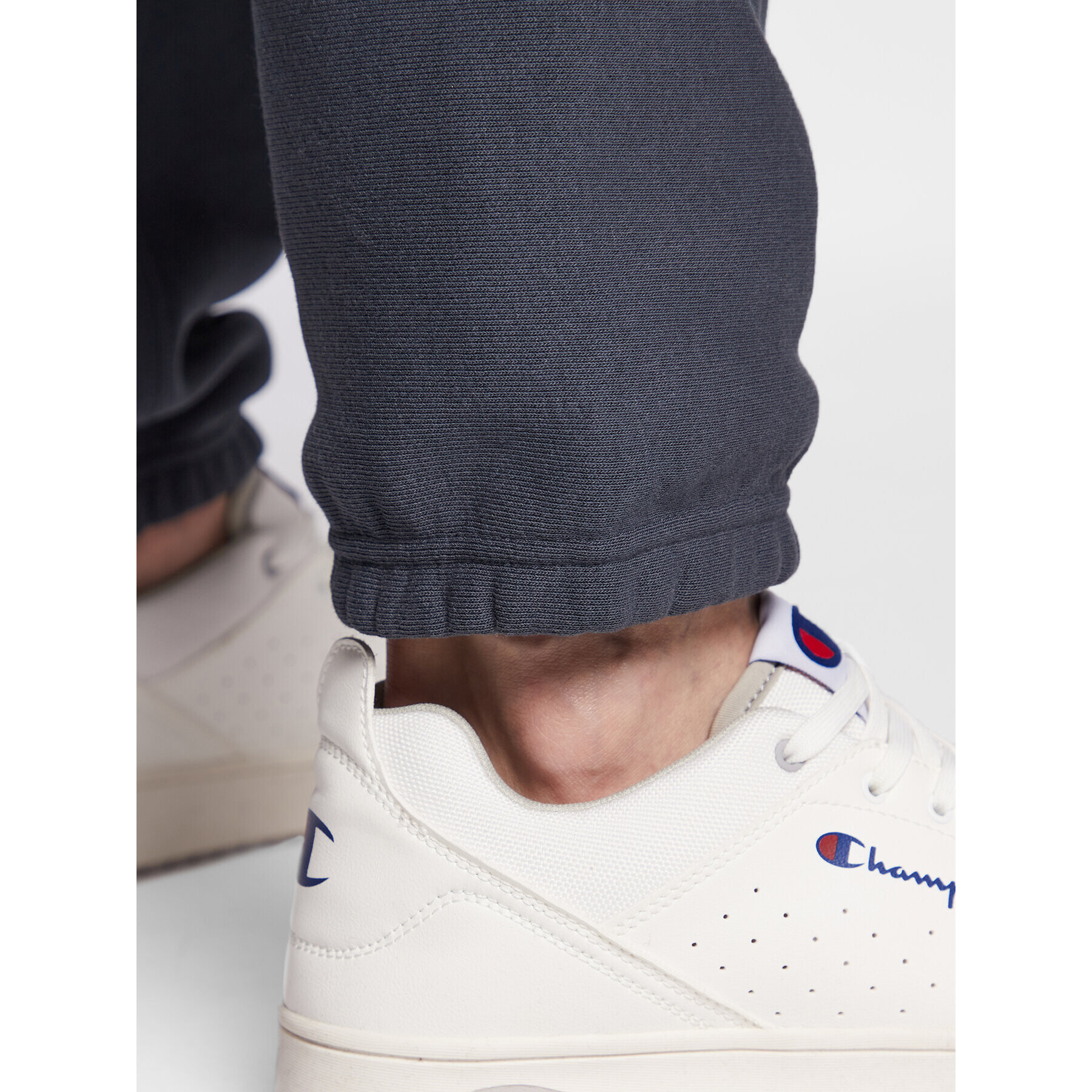 Champion Долнище анцуг Elasticated Cuffs 216540 Сив Regular Fit - Pepit.bg
