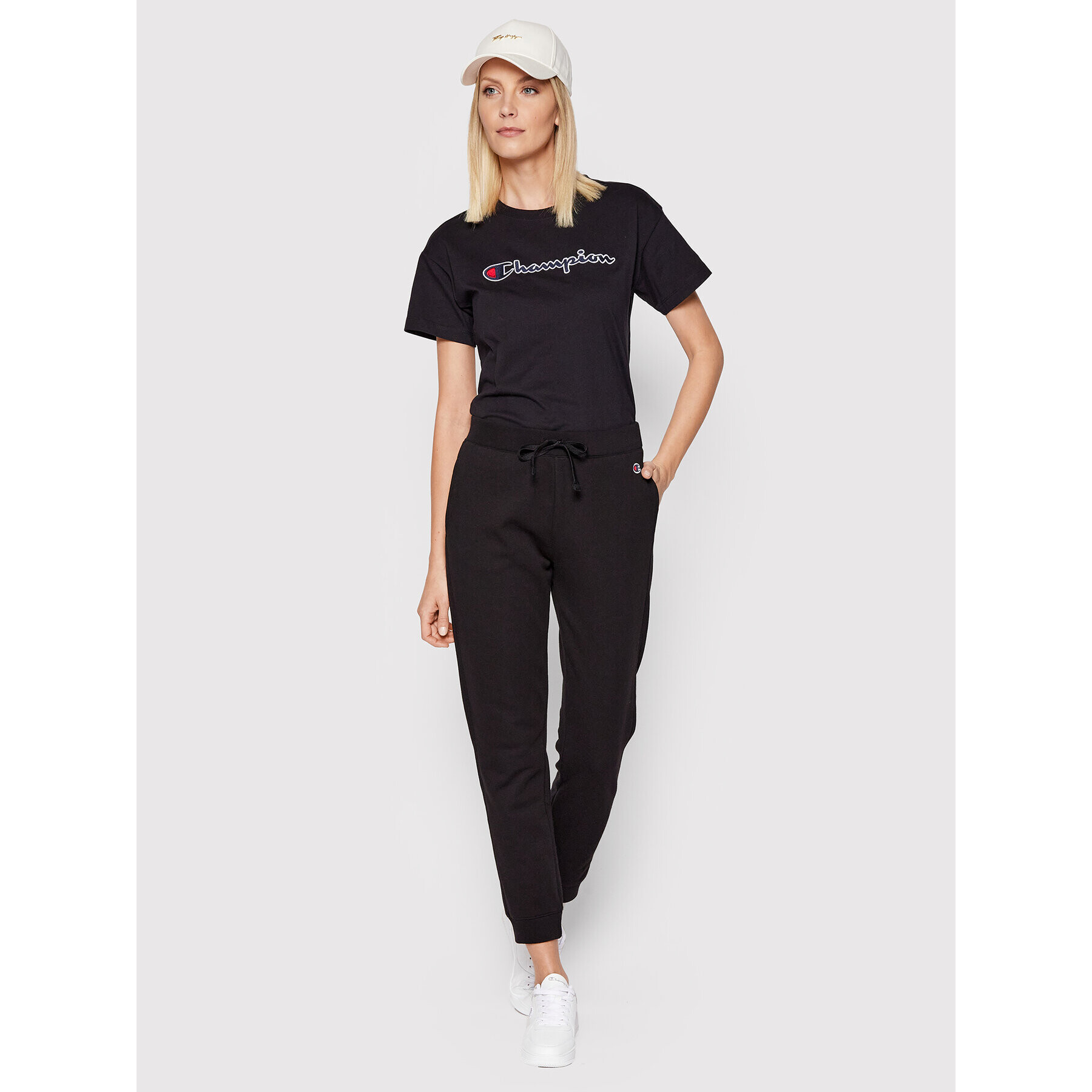 Champion Долнище анцуг Heavy Embroidered C Logo 114924 Черен Regular Fit - Pepit.bg