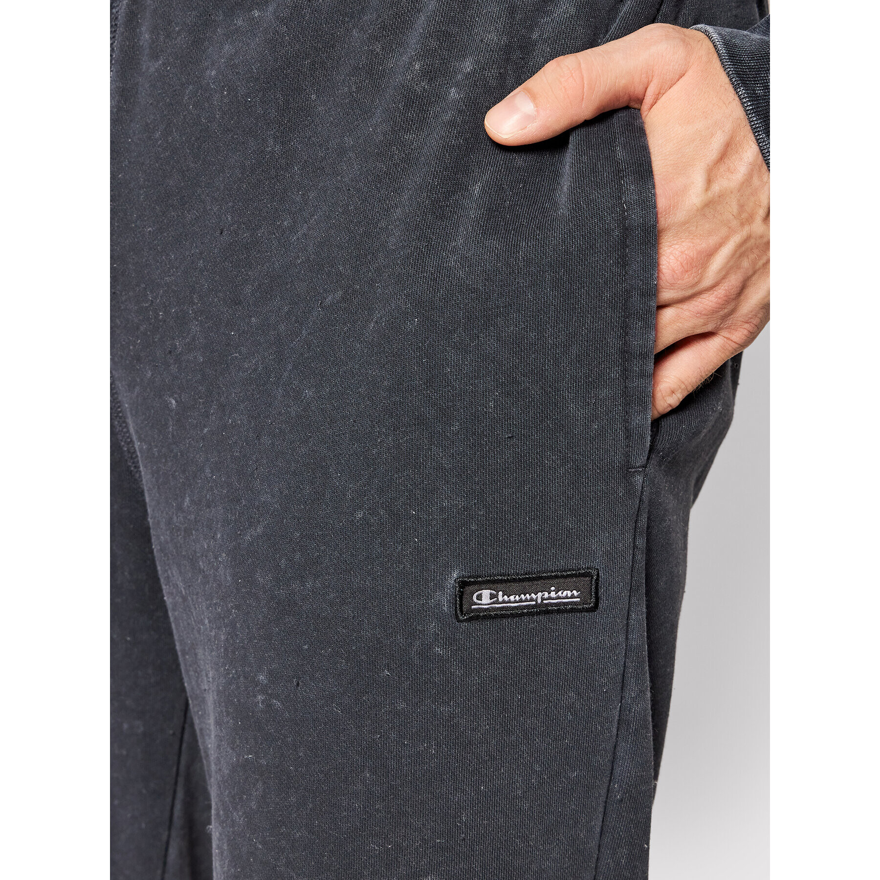 Champion Долнище анцуг Jacquard Label Marble Wash 217086 Черен Regular Fit - Pepit.bg