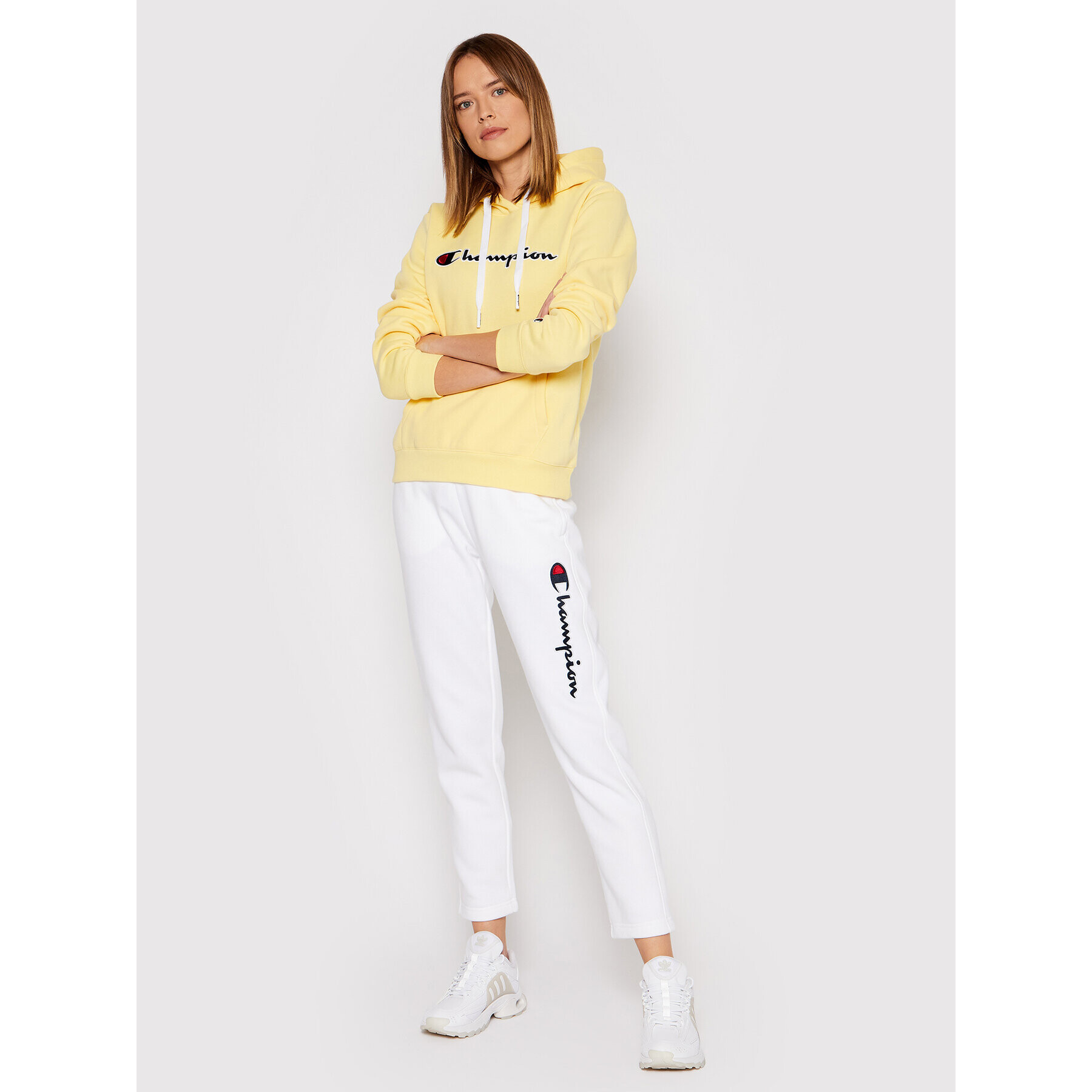 Champion Долнище анцуг Script Logo 114471 Бял Regular Fit - Pepit.bg