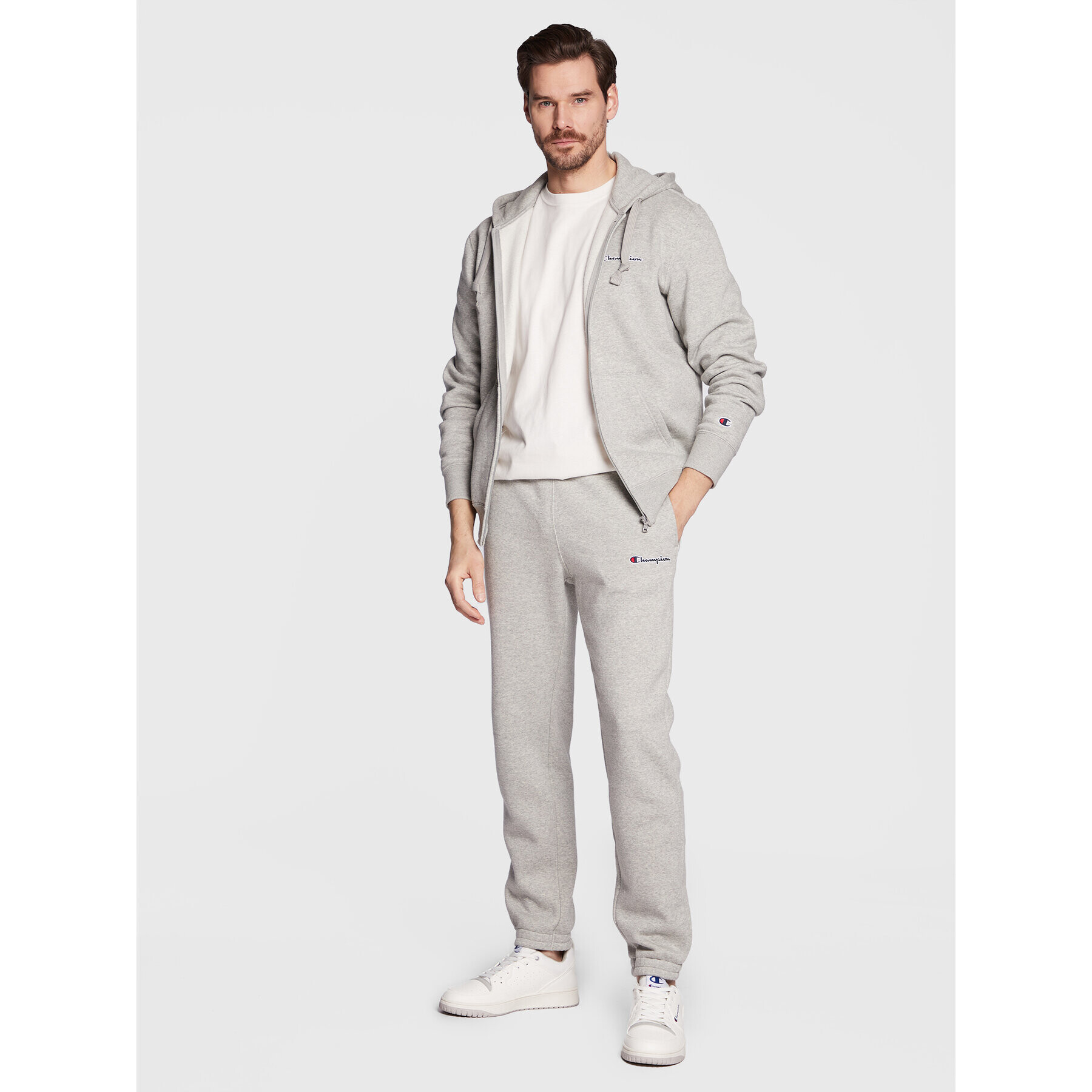 Champion Долнище анцуг Small Embroidery Script 218294 Сив Regular Fit - Pepit.bg