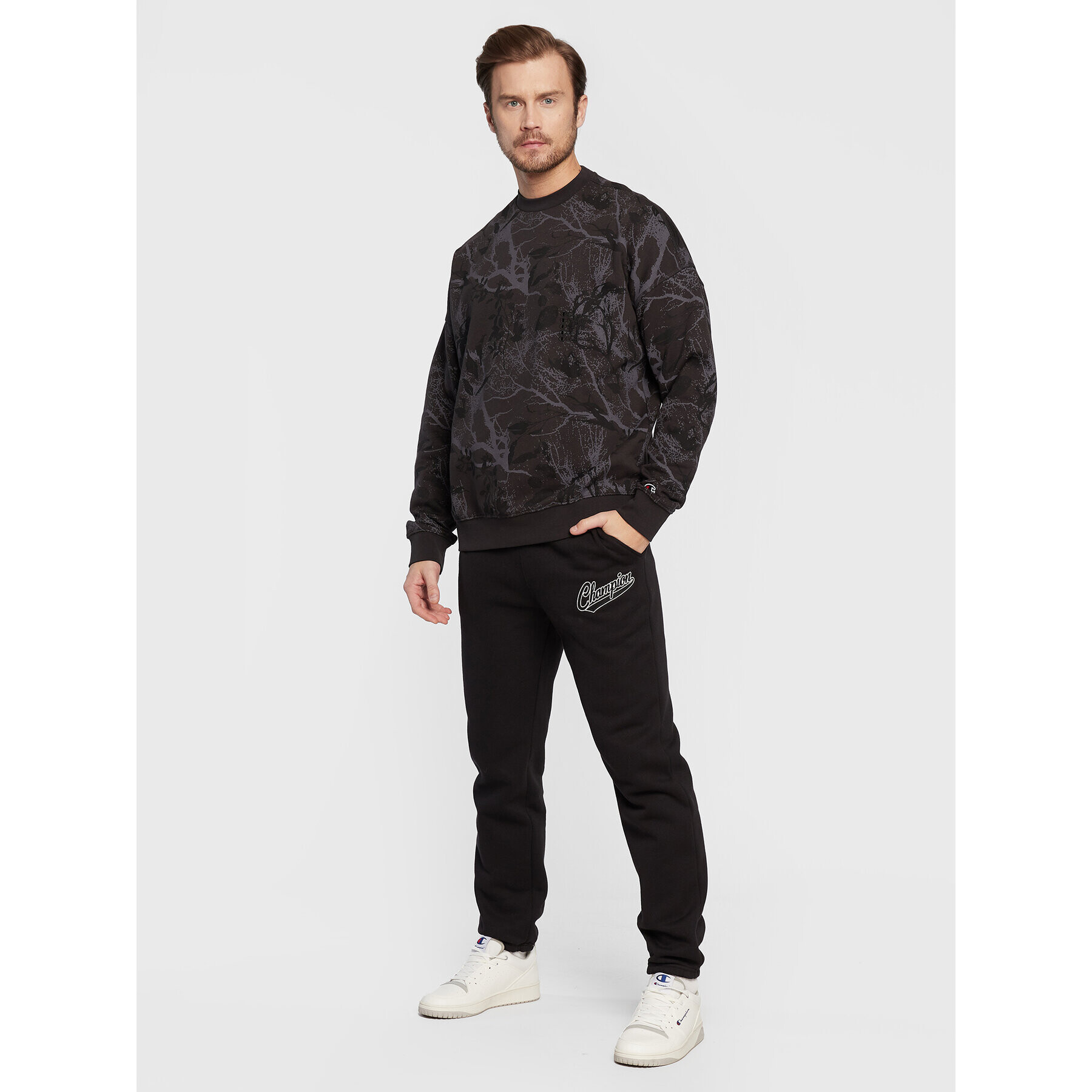 Champion Долнище анцуг Varsity 217889 Черен Regular Fit - Pepit.bg