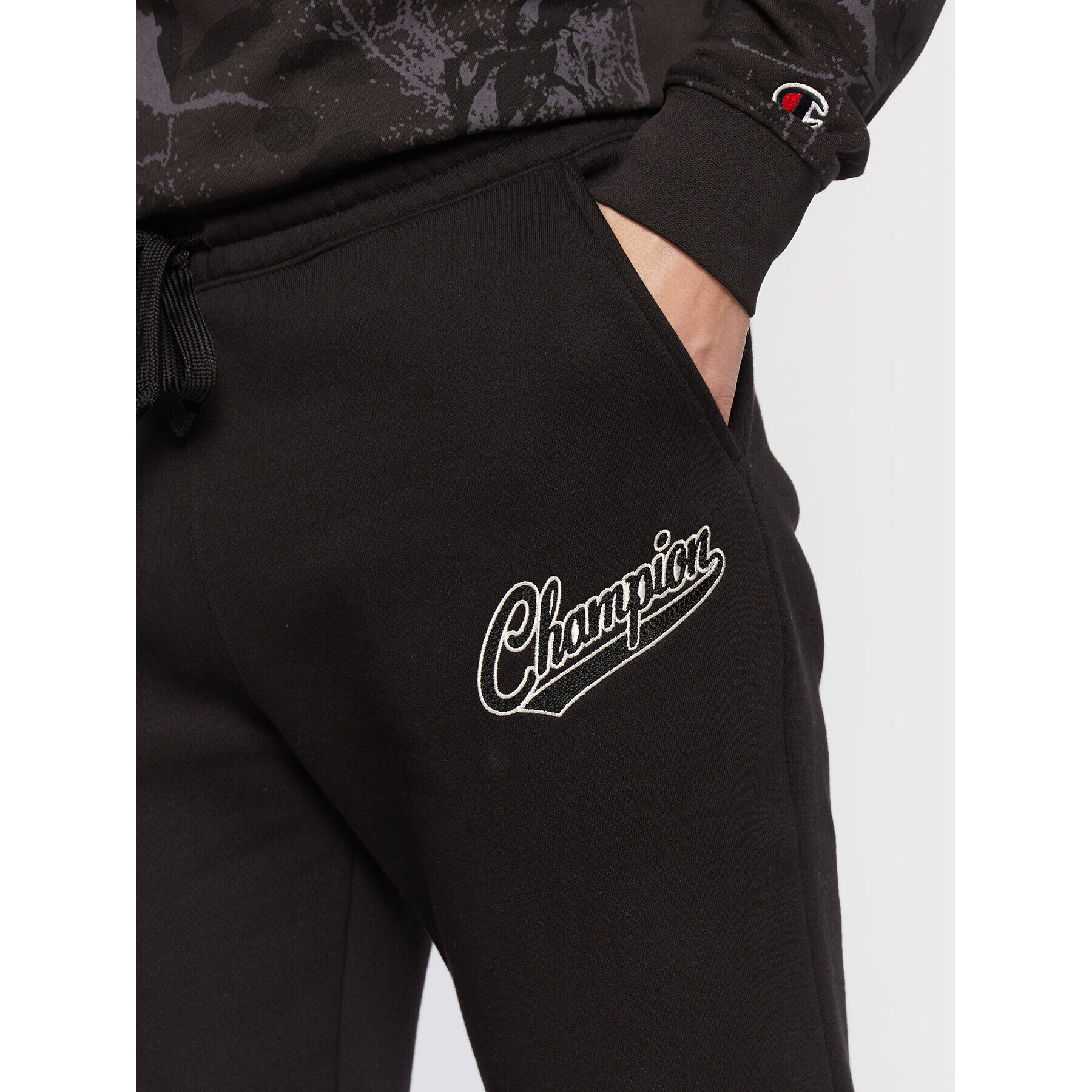 Champion Долнище анцуг Varsity 217889 Черен Regular Fit - Pepit.bg