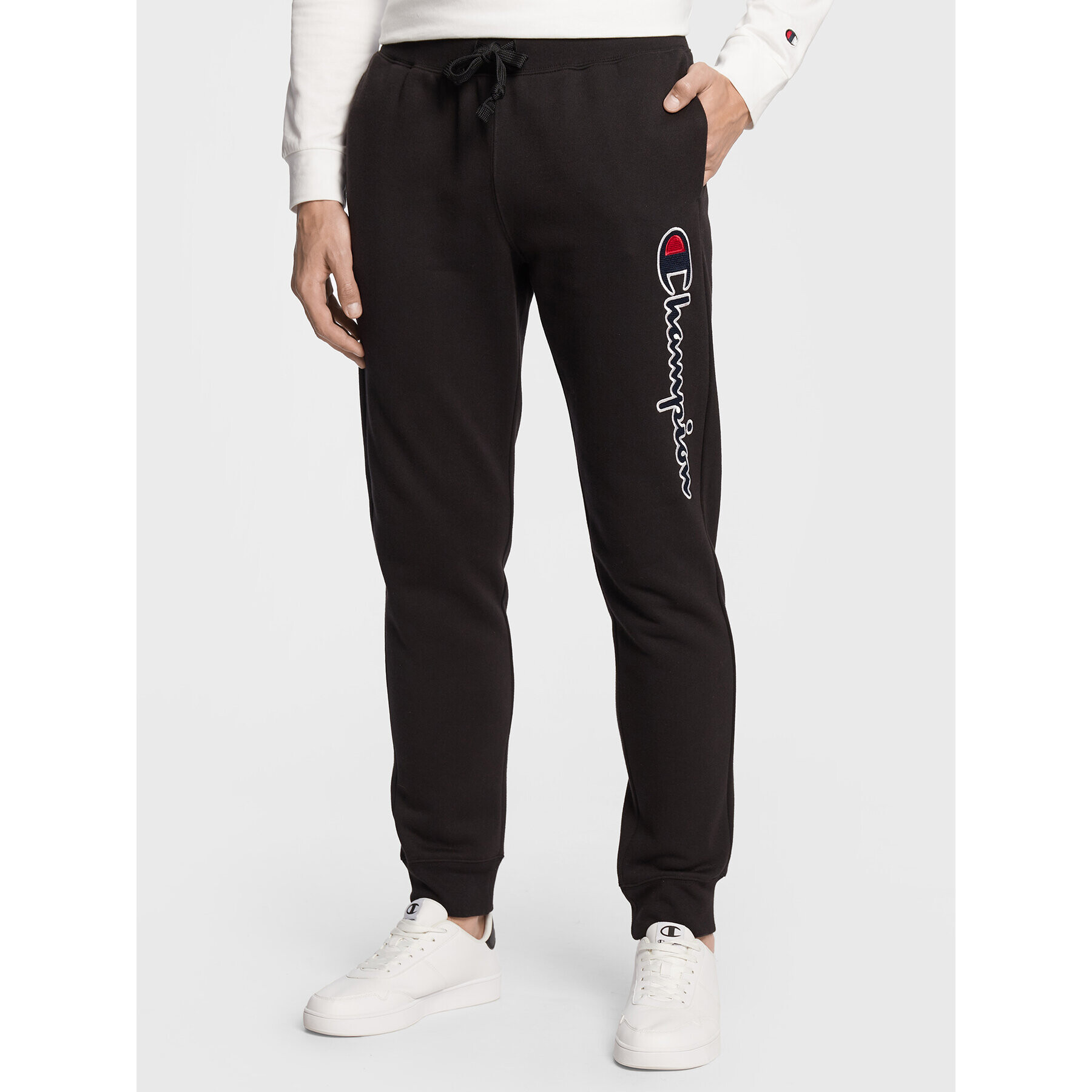 Champion Долнище анцуг Vertical Logo Embroidery 217860 Черен Regular Fit - Pepit.bg
