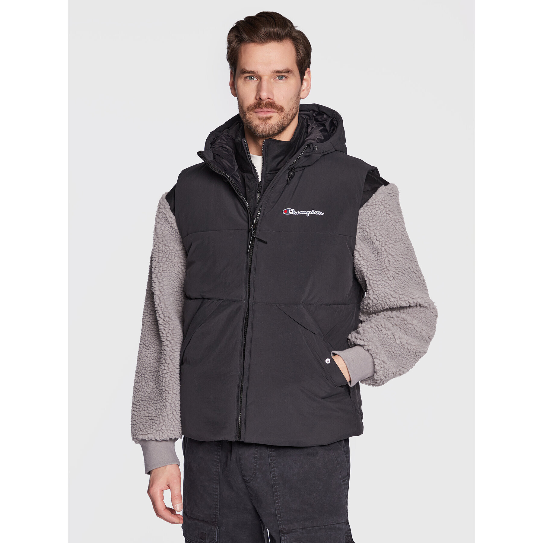 Champion Елек Script Logo 218084 Черен Regular Fit - Pepit.bg