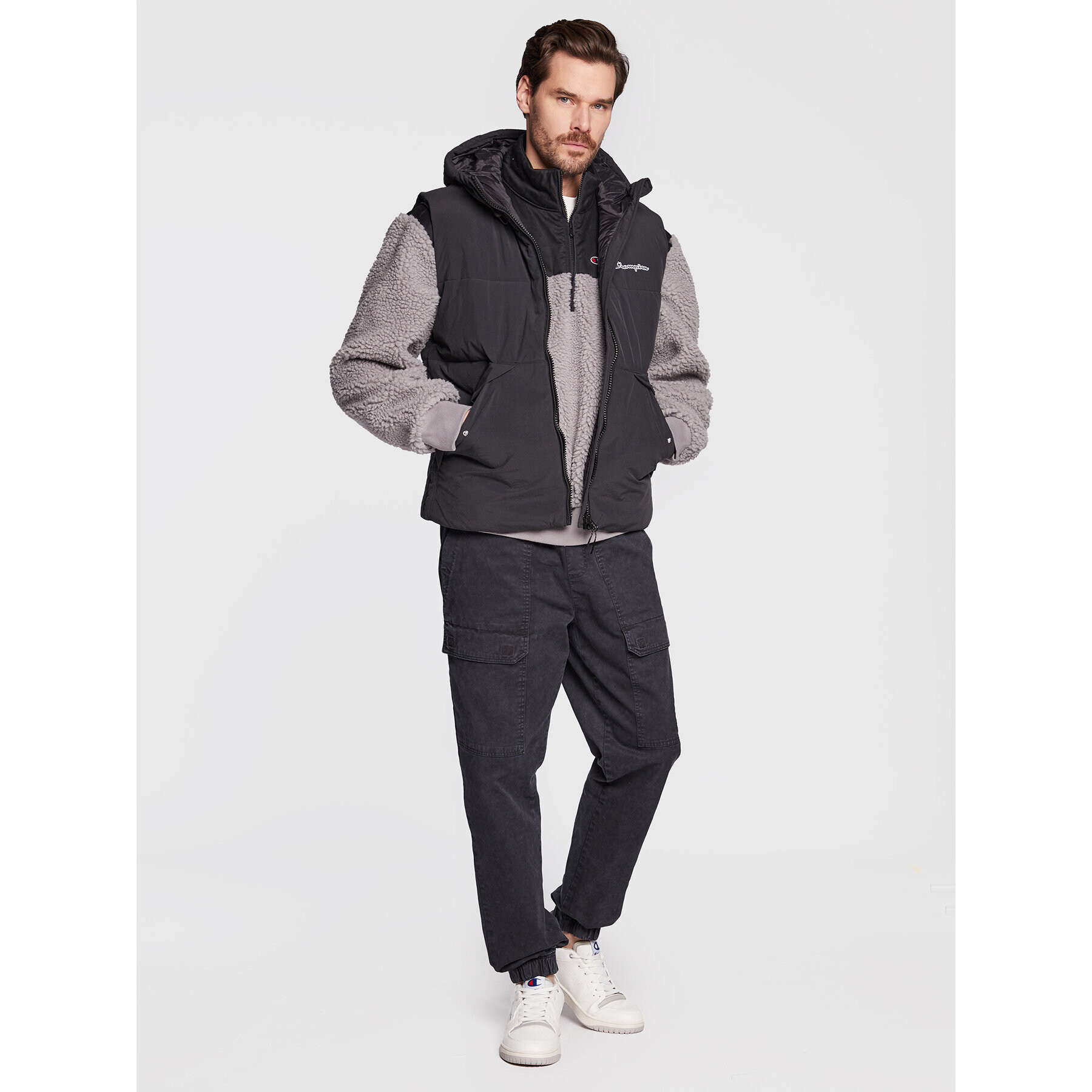 Champion Елек Script Logo 218084 Черен Regular Fit - Pepit.bg