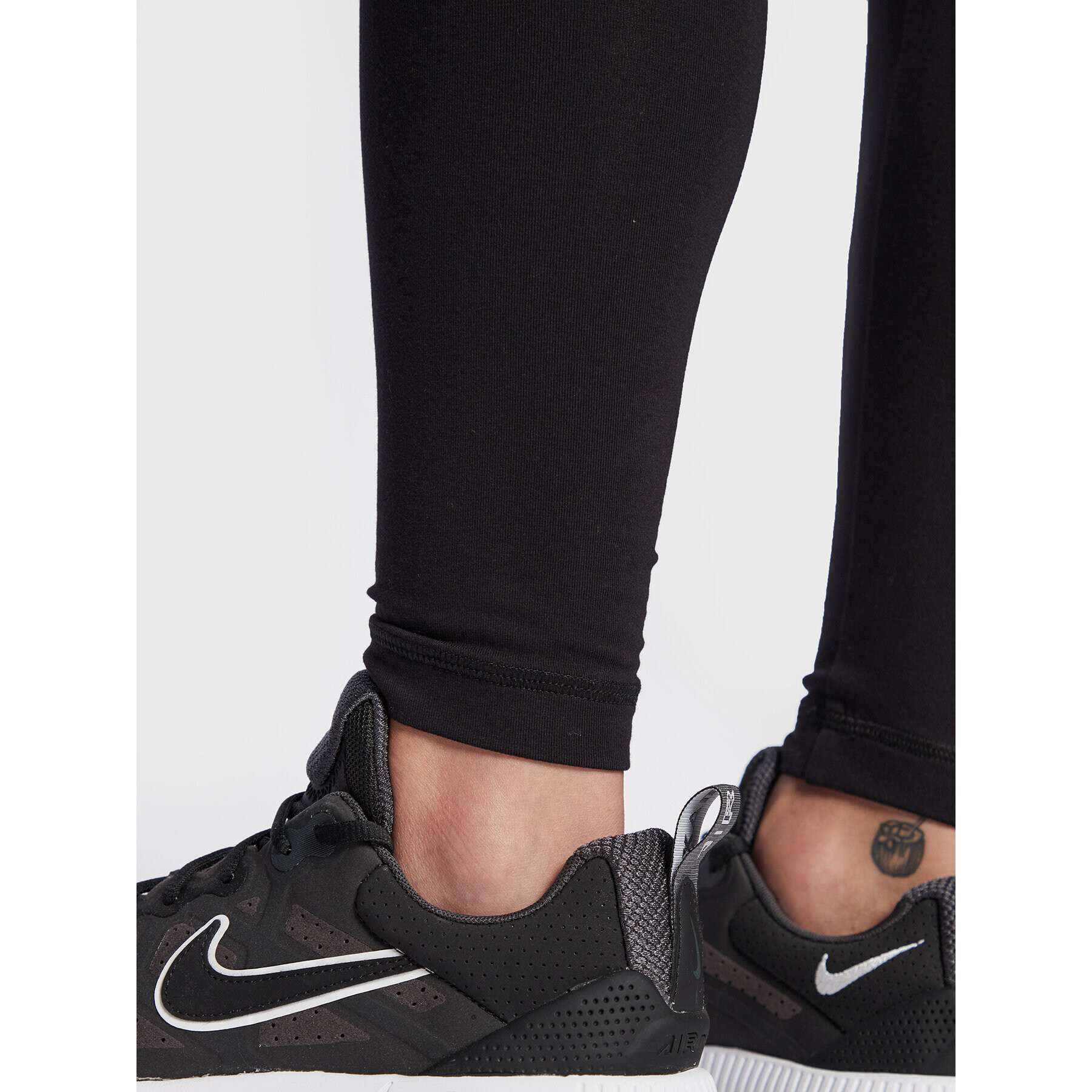 Champion Клин Tonal Script Logo 115491 Черен Slim Fit - Pepit.bg