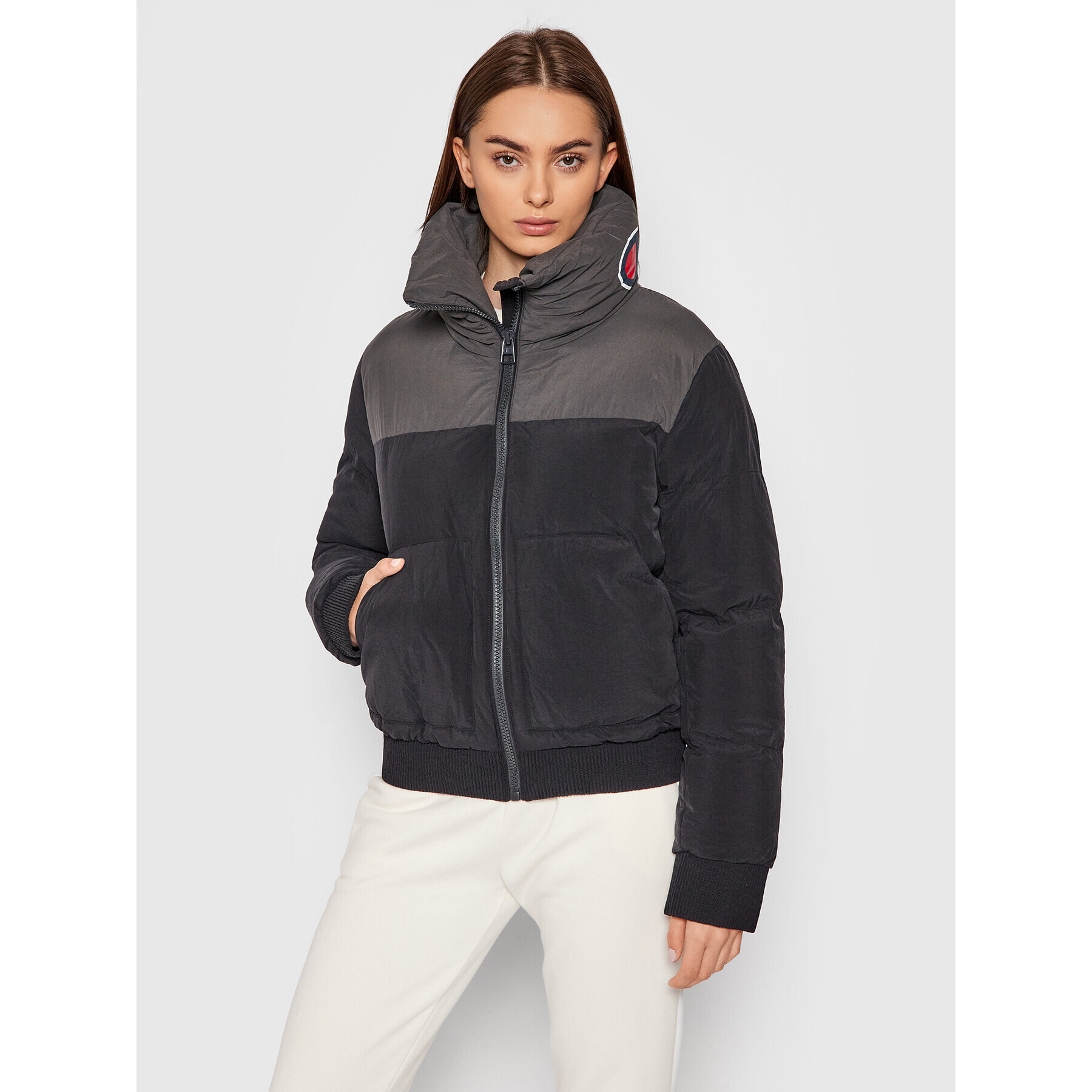Champion Пухено яке 114597 Черен Regular Fit - Pepit.bg