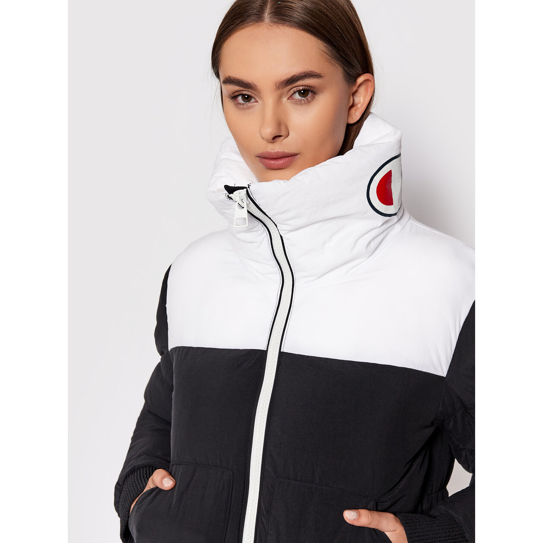 Champion Пухено яке 114597 Черен Regular Fit - Pepit.bg