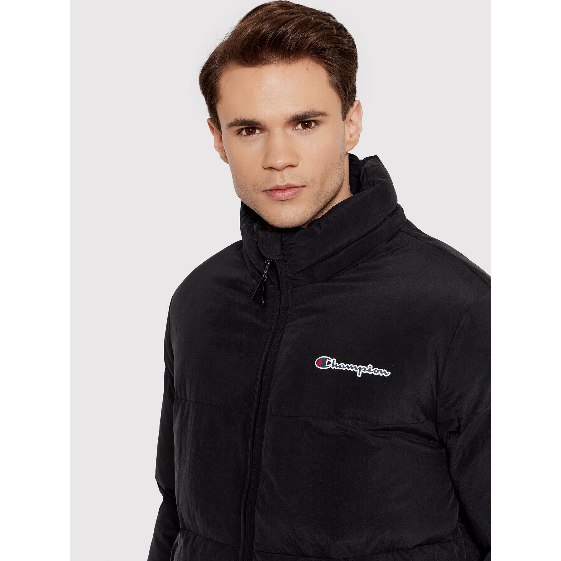 Champion Пухено яке Script Logo 216953 Черен Regular Fit - Pepit.bg